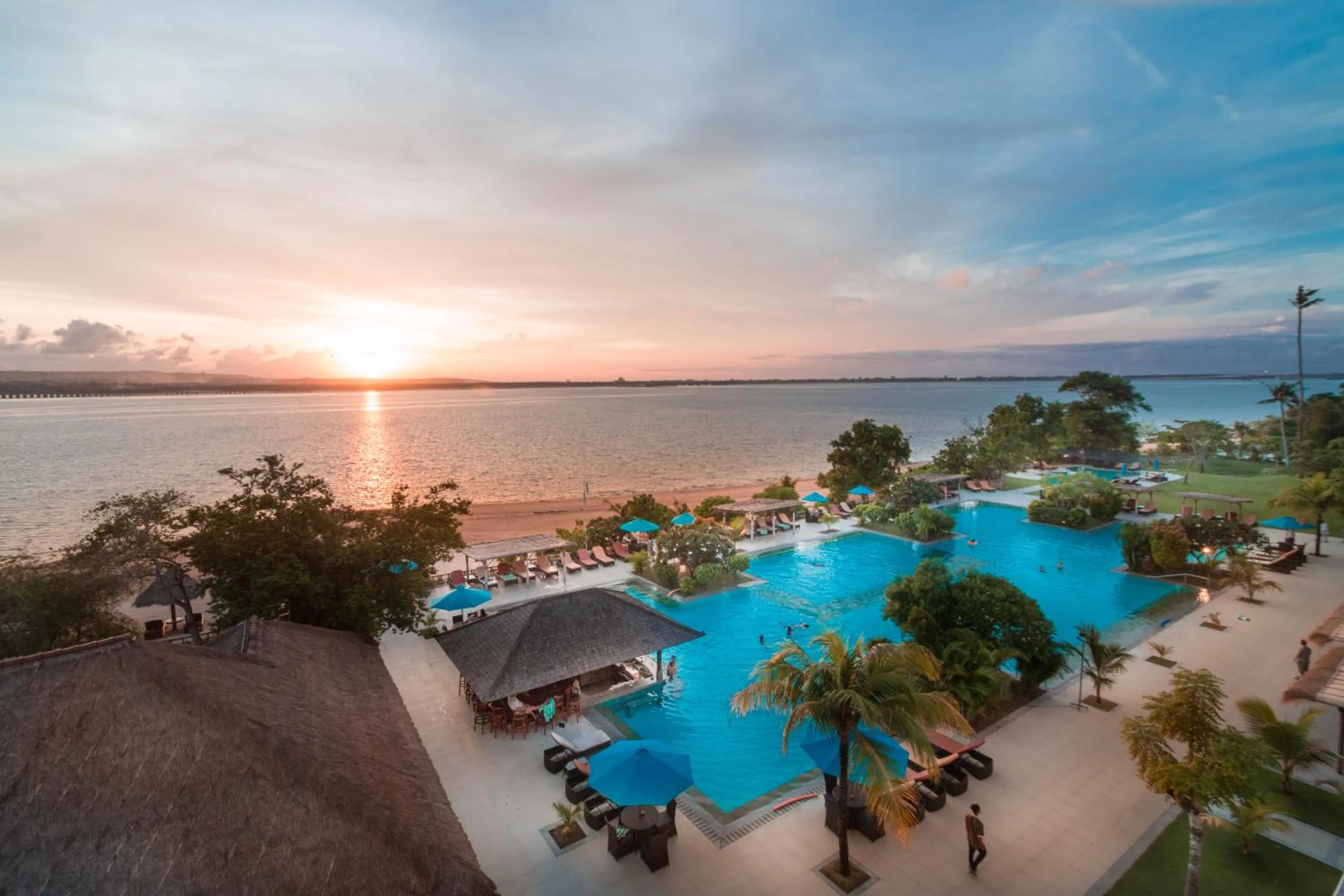 Pool view in Peninsula Bay Resort