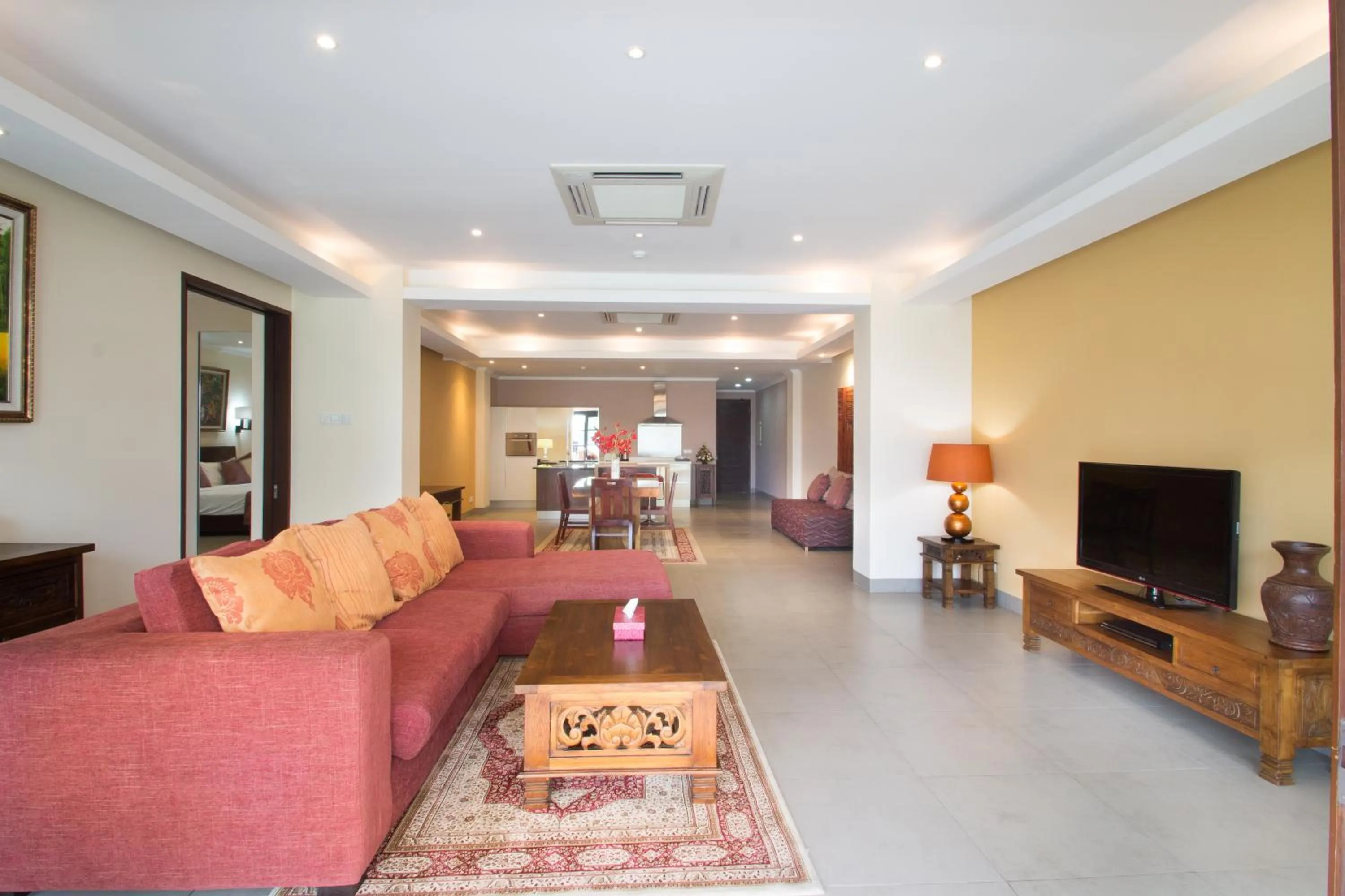 Living room in Peninsula Bay Resort