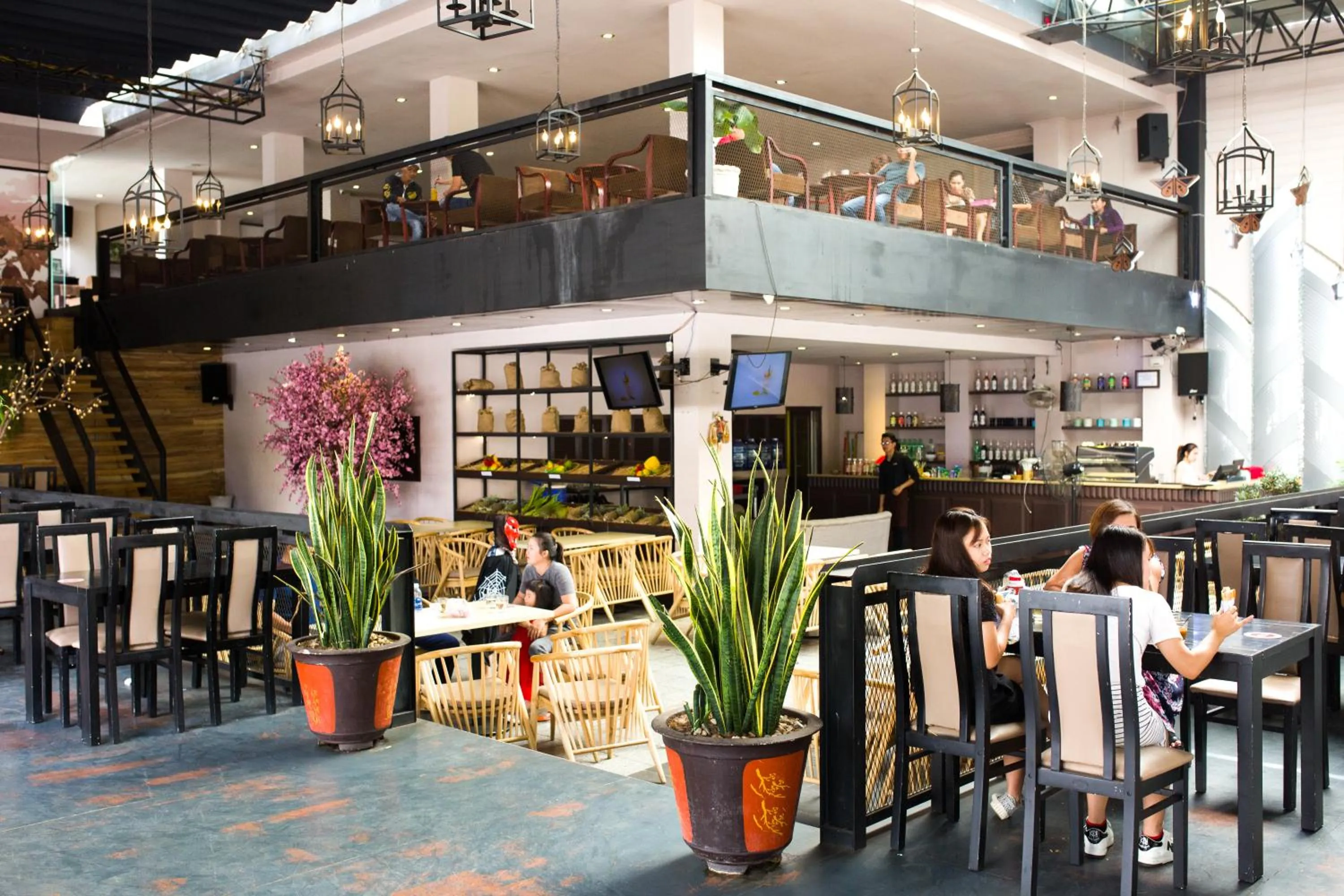 Hai Ba Trung Hotel & Spa