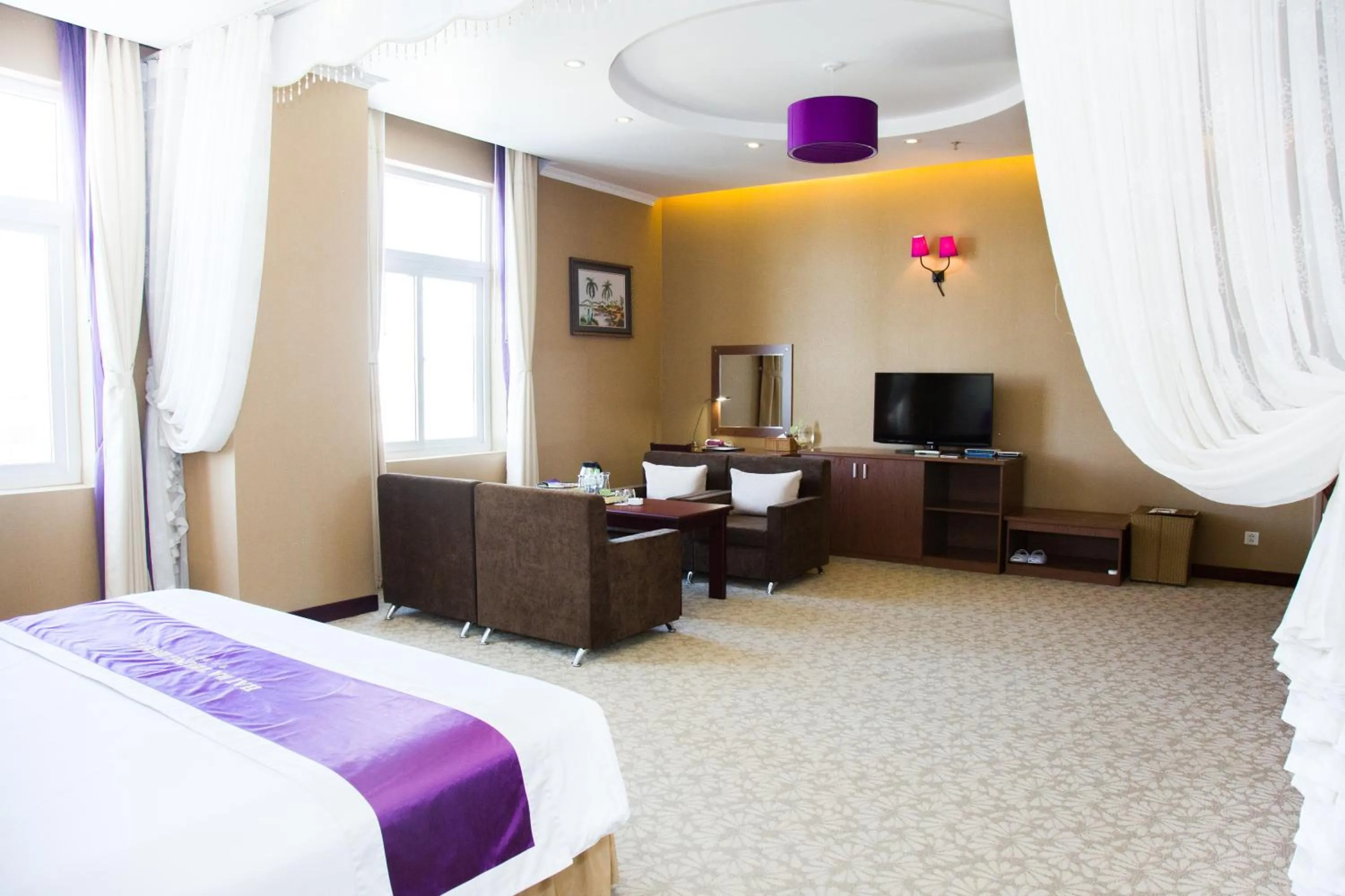 Bed in Hai Ba Trung Hotel & Spa