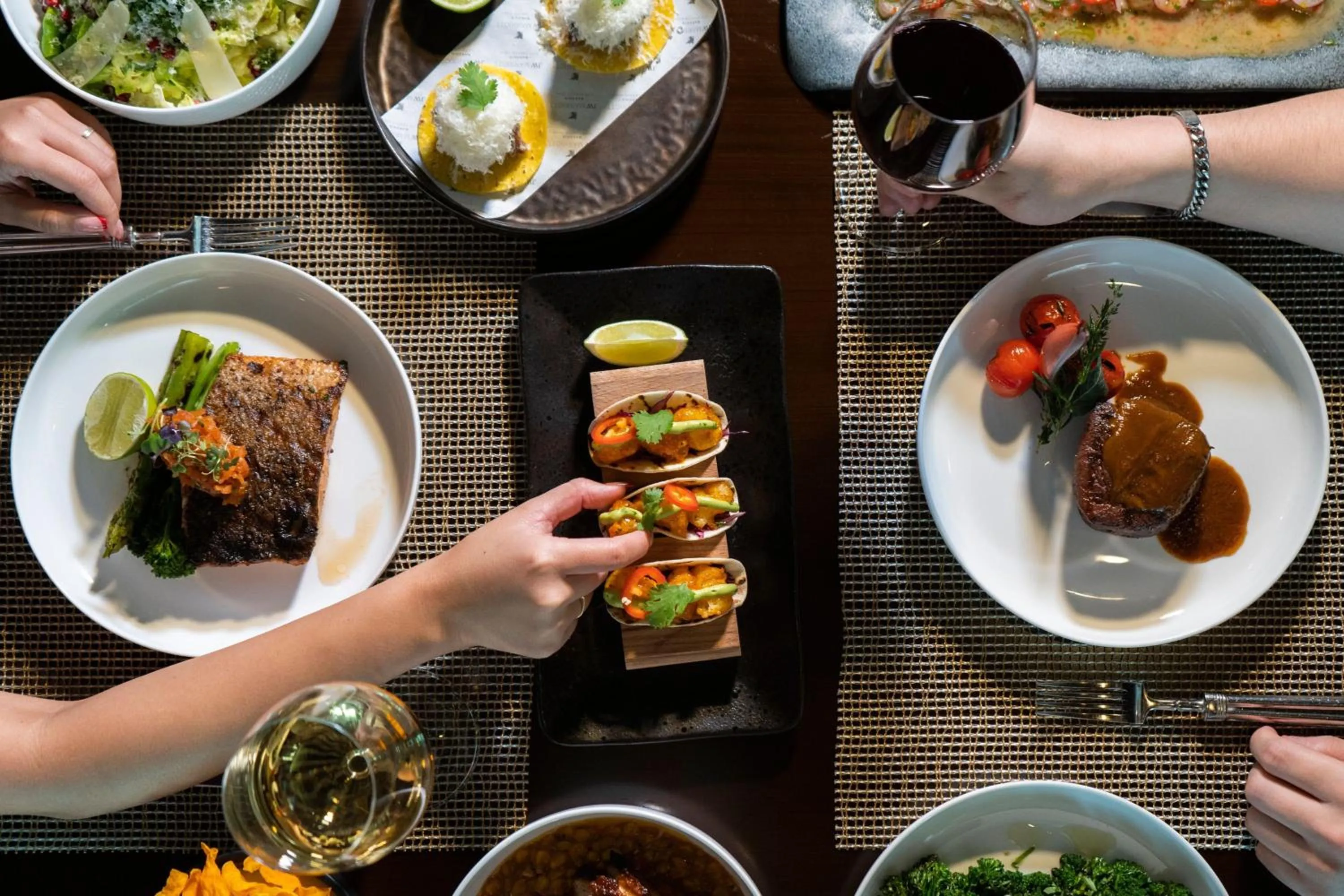 Restaurant/places to eat in JW Marriott Marquis City Center Doha