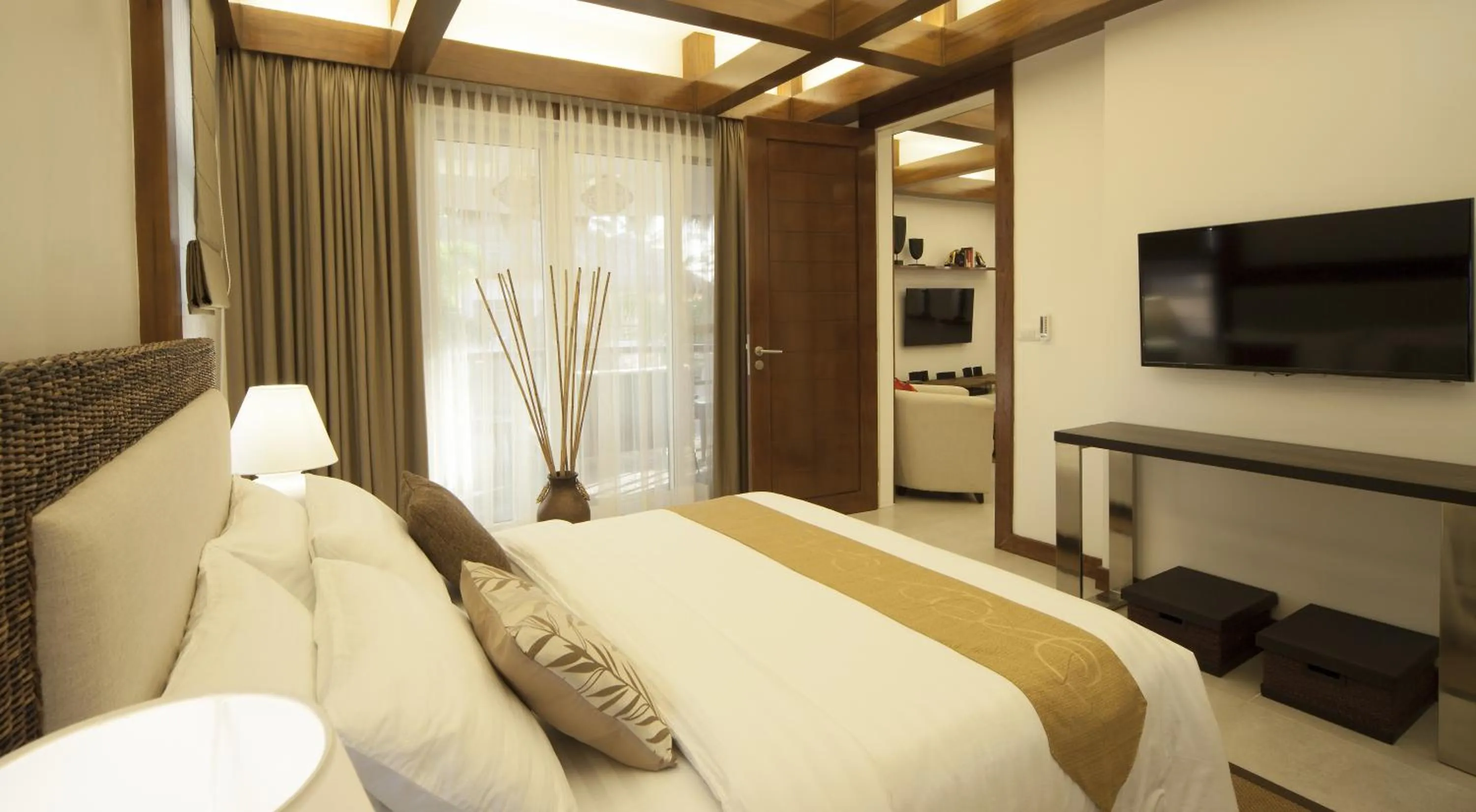 Bedroom, Bed in Vida Homes Condo Resort