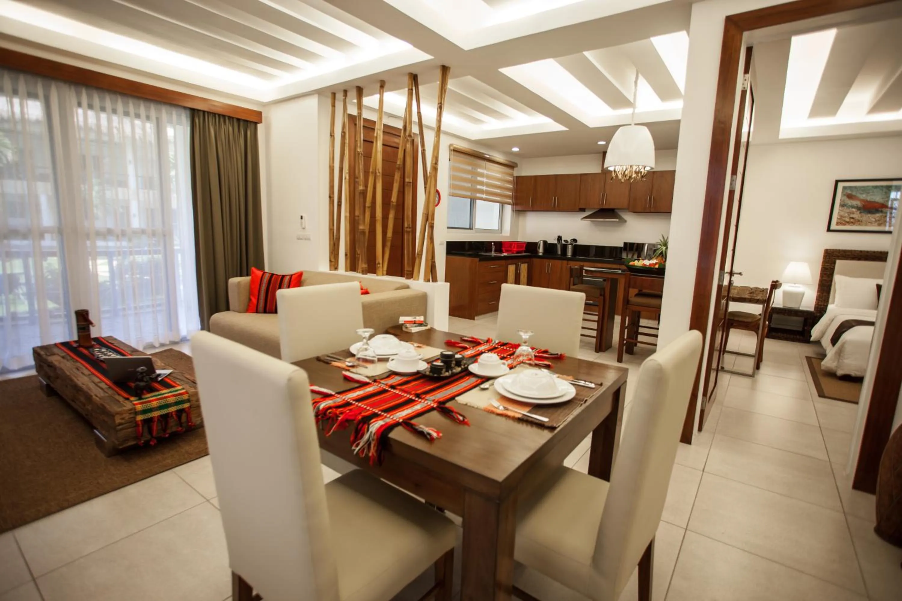 Kitchen or kitchenette in Vida Homes Condo Resort