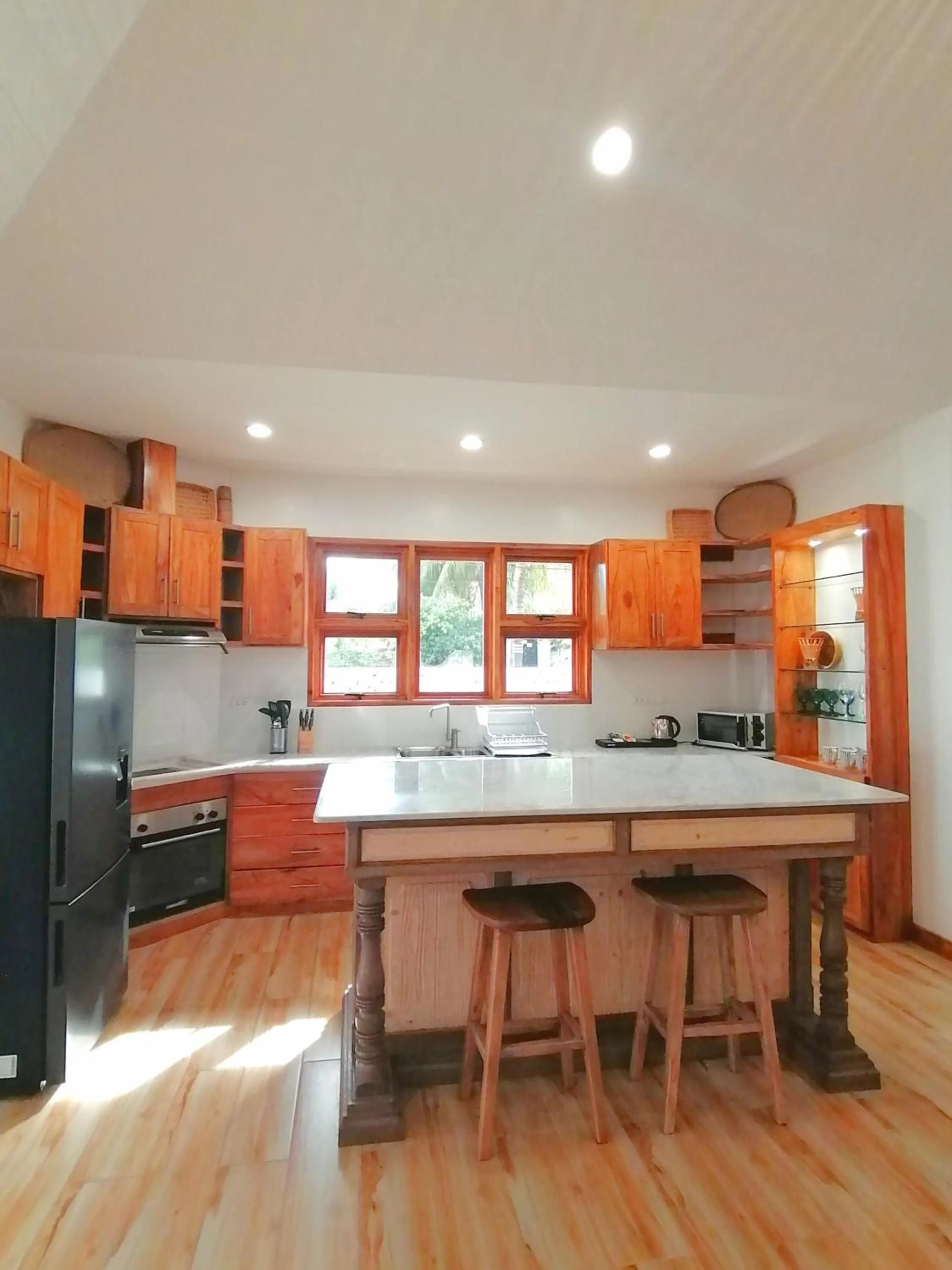 Kitchen or kitchenette in Vida Homes Condo Resort