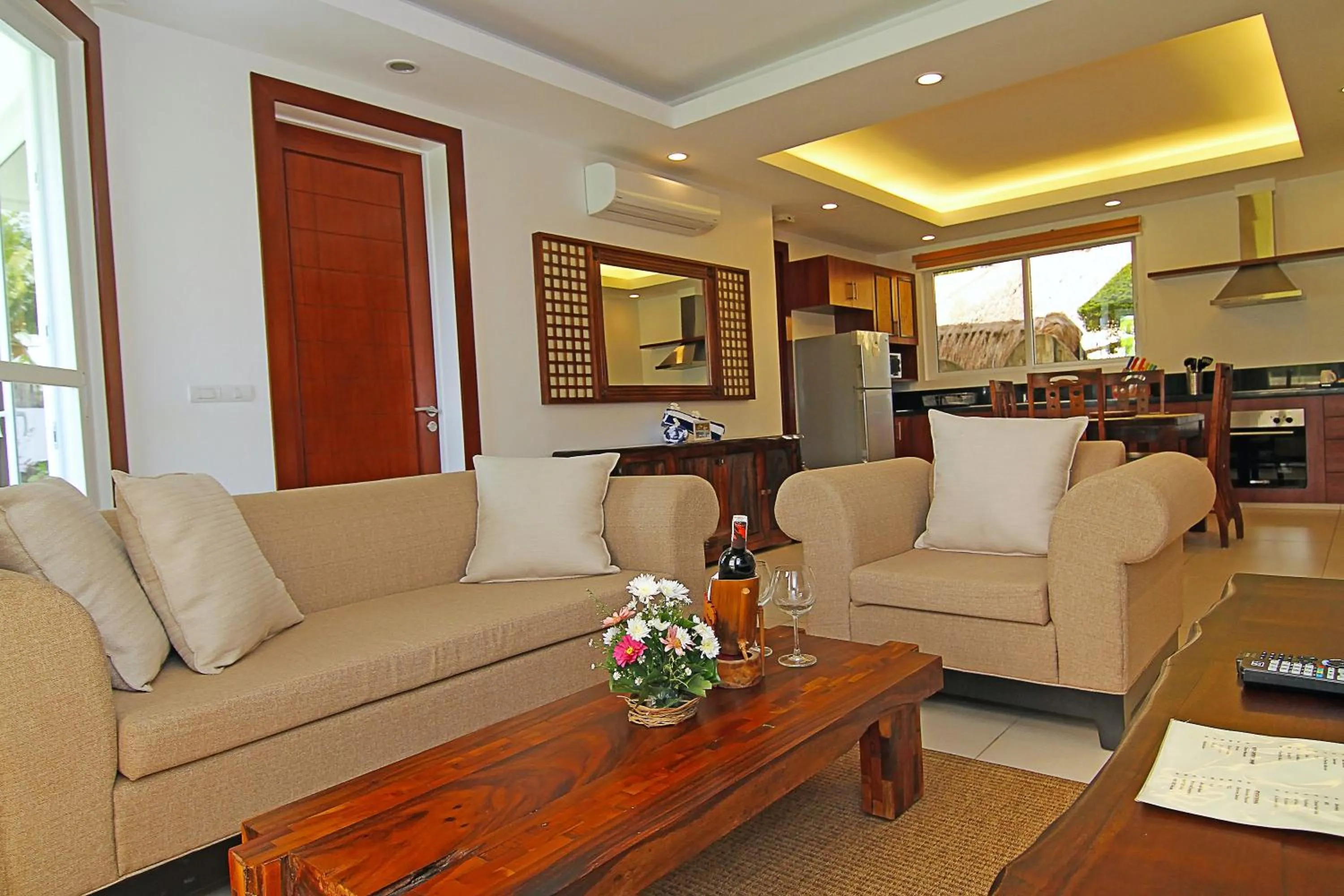 Kitchen or kitchenette in Vida Homes Condo Resort