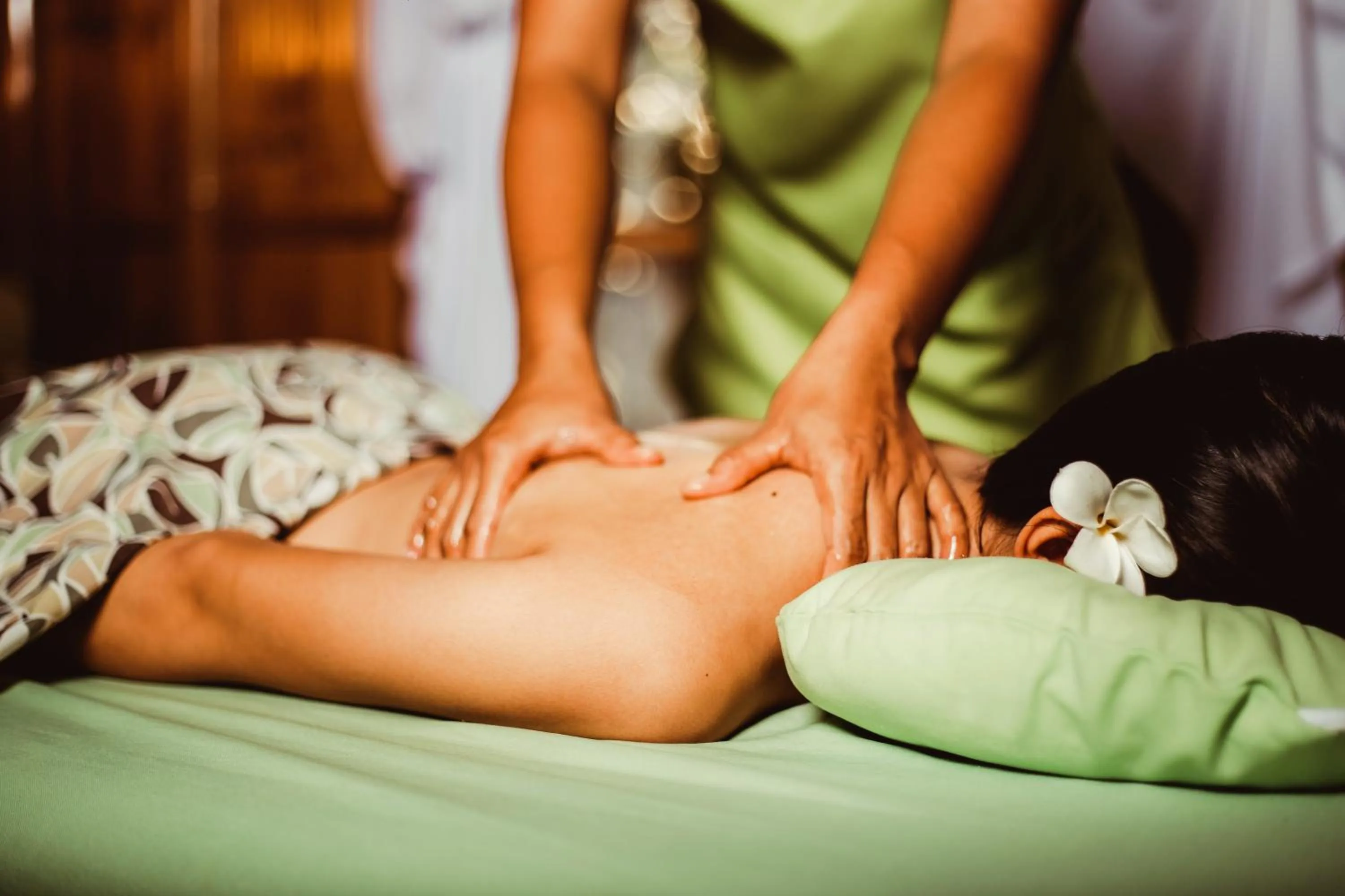 Massage in Vida Homes Condo Resort