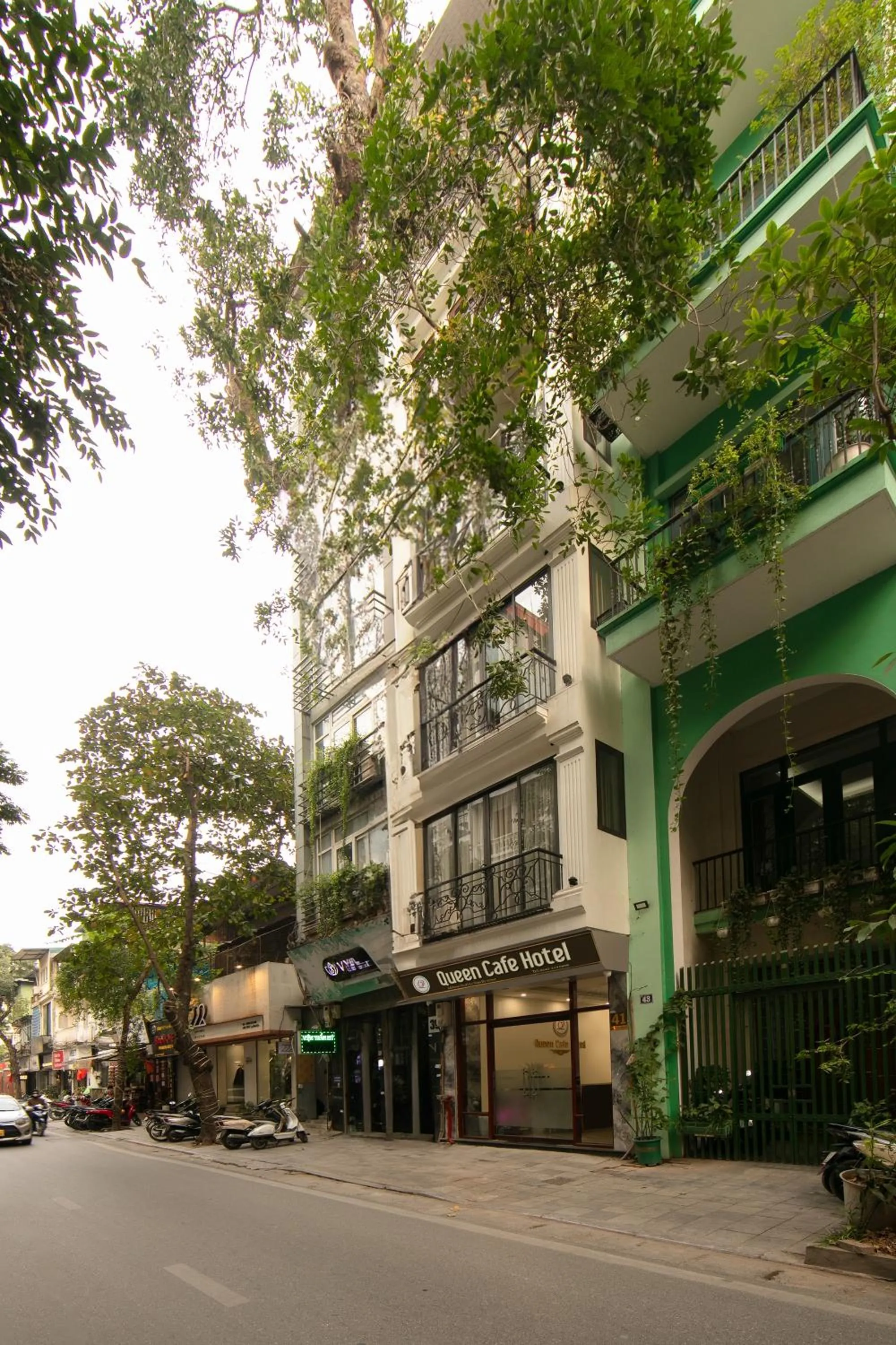 Property building in Queen Cafe Hotel