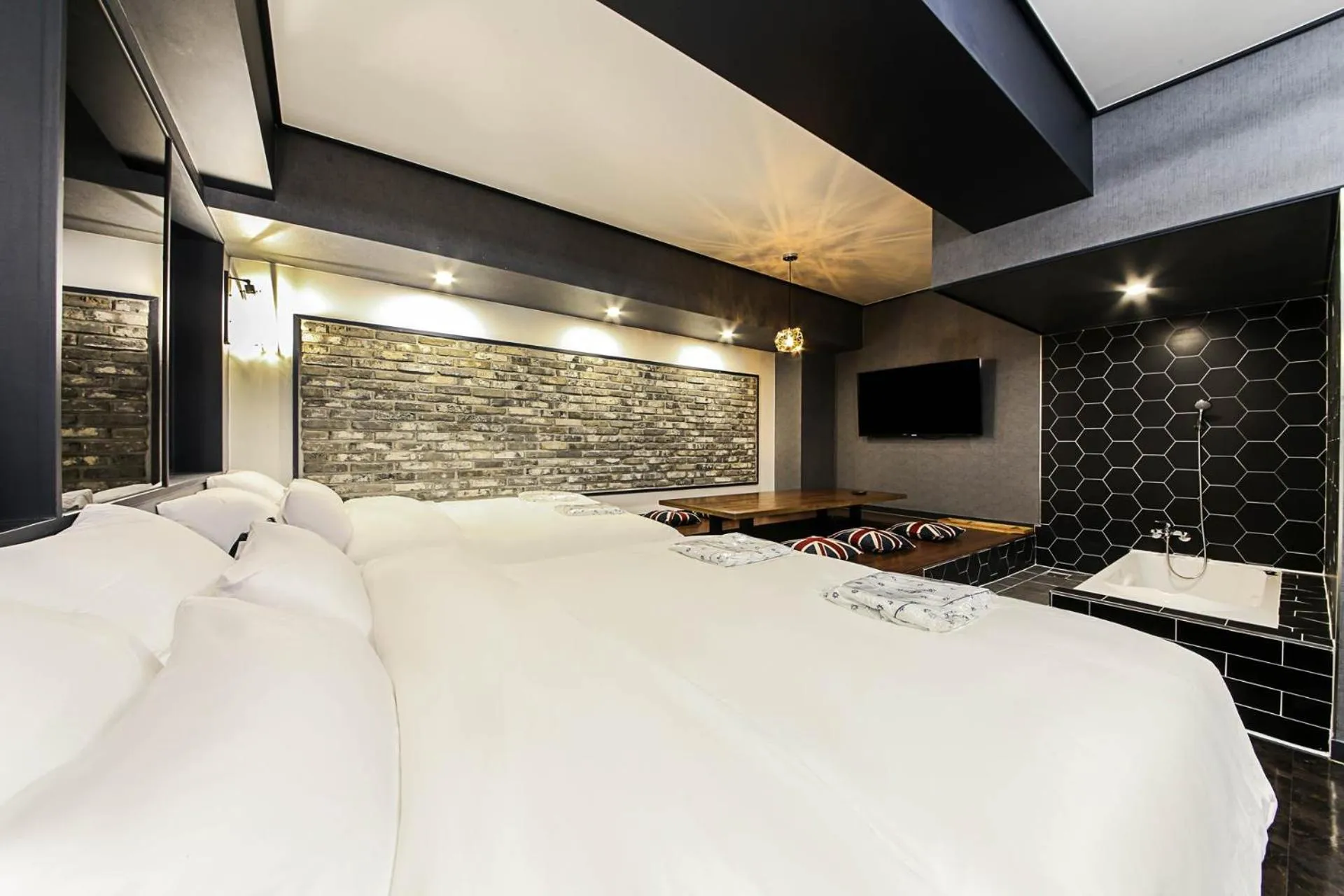 Bed in Fine Avenue Hotel