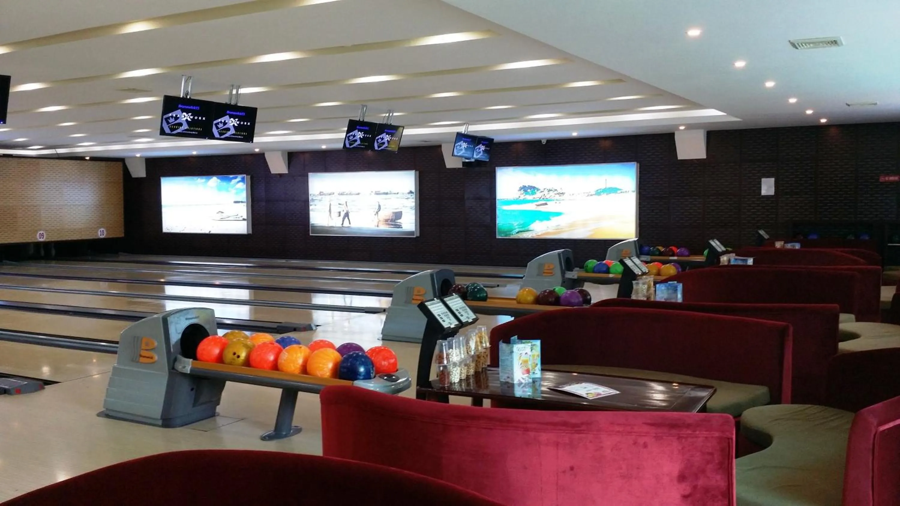 Bowling in Palmira Beach Resort & Spa