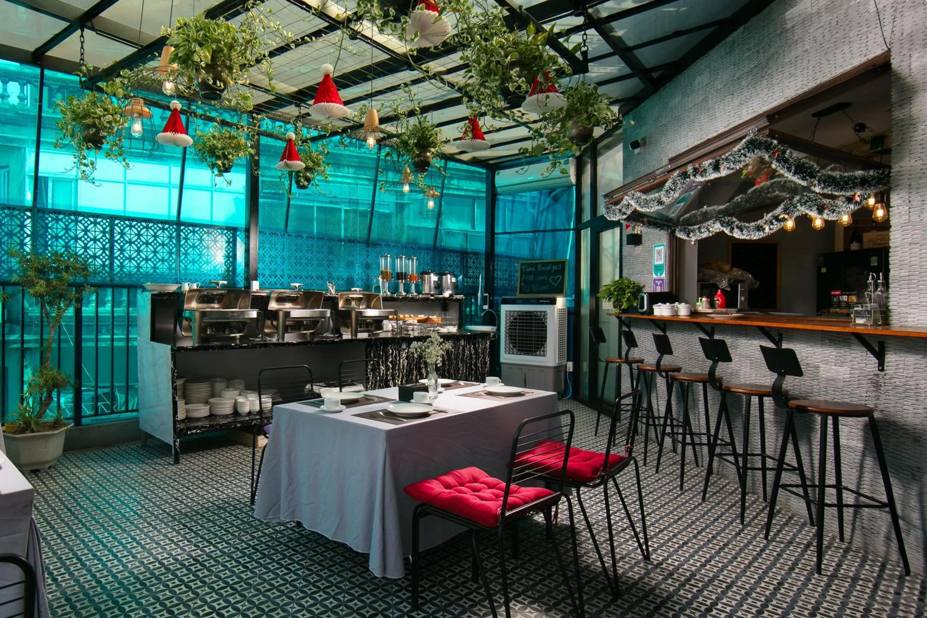 Restaurant/places to eat in Westlake Pearl Apartment - Hotel & Pearl Spa