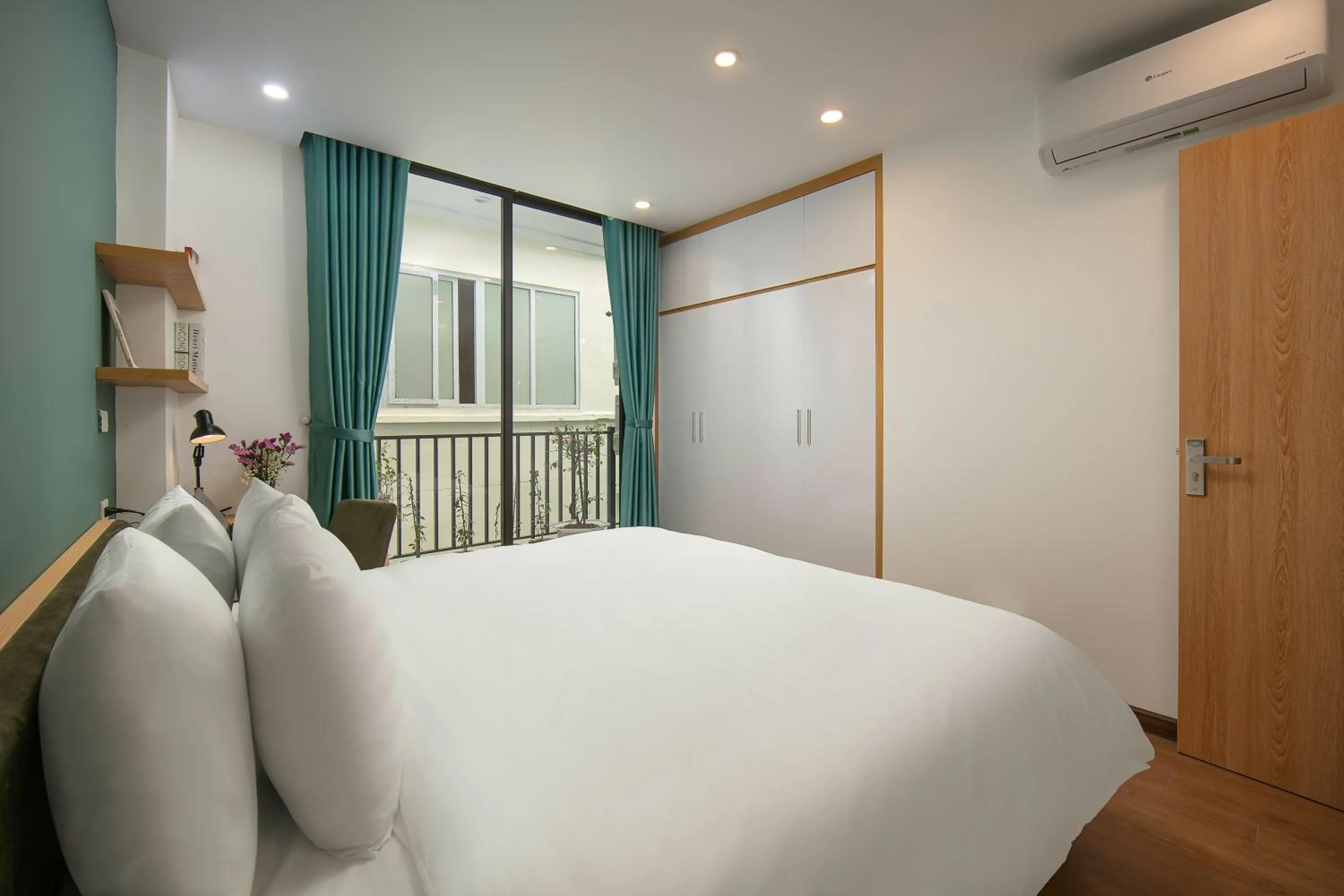 Bedroom, Bed in Westlake Pearl Apartment - Hotel & Pearl Spa