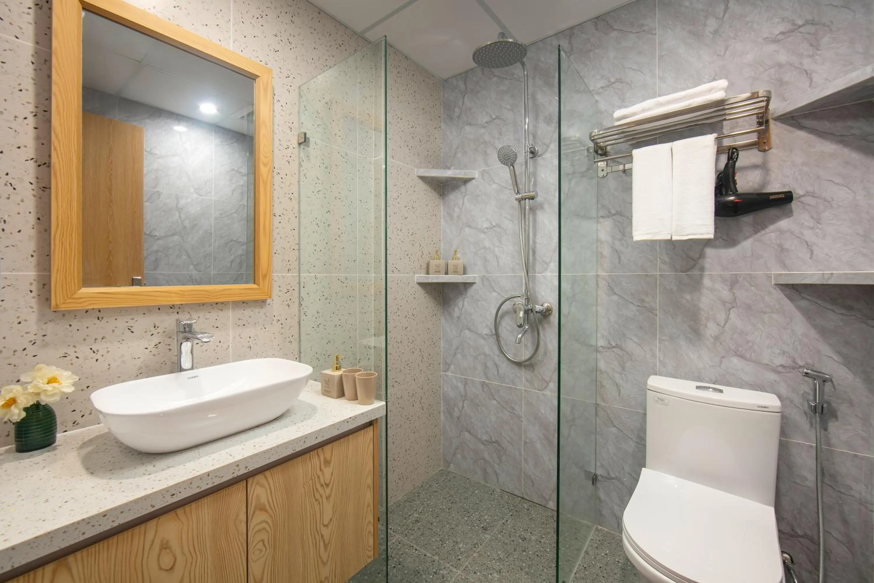 Bathroom in Westlake Pearl Apartment - Hotel & Pearl Spa