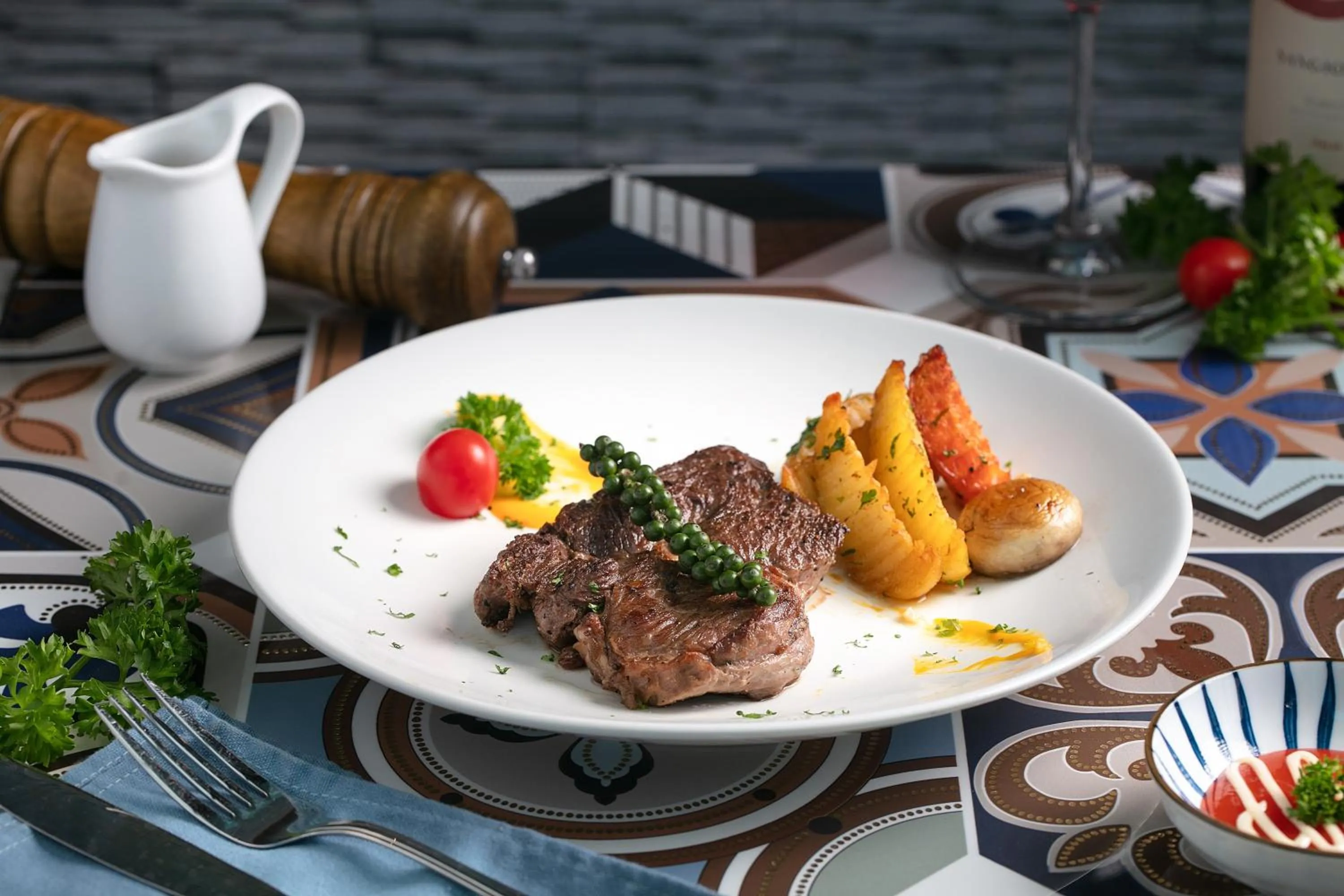 Food and drinks in Westlake Pearl Apartment - Hotel & Pearl Spa