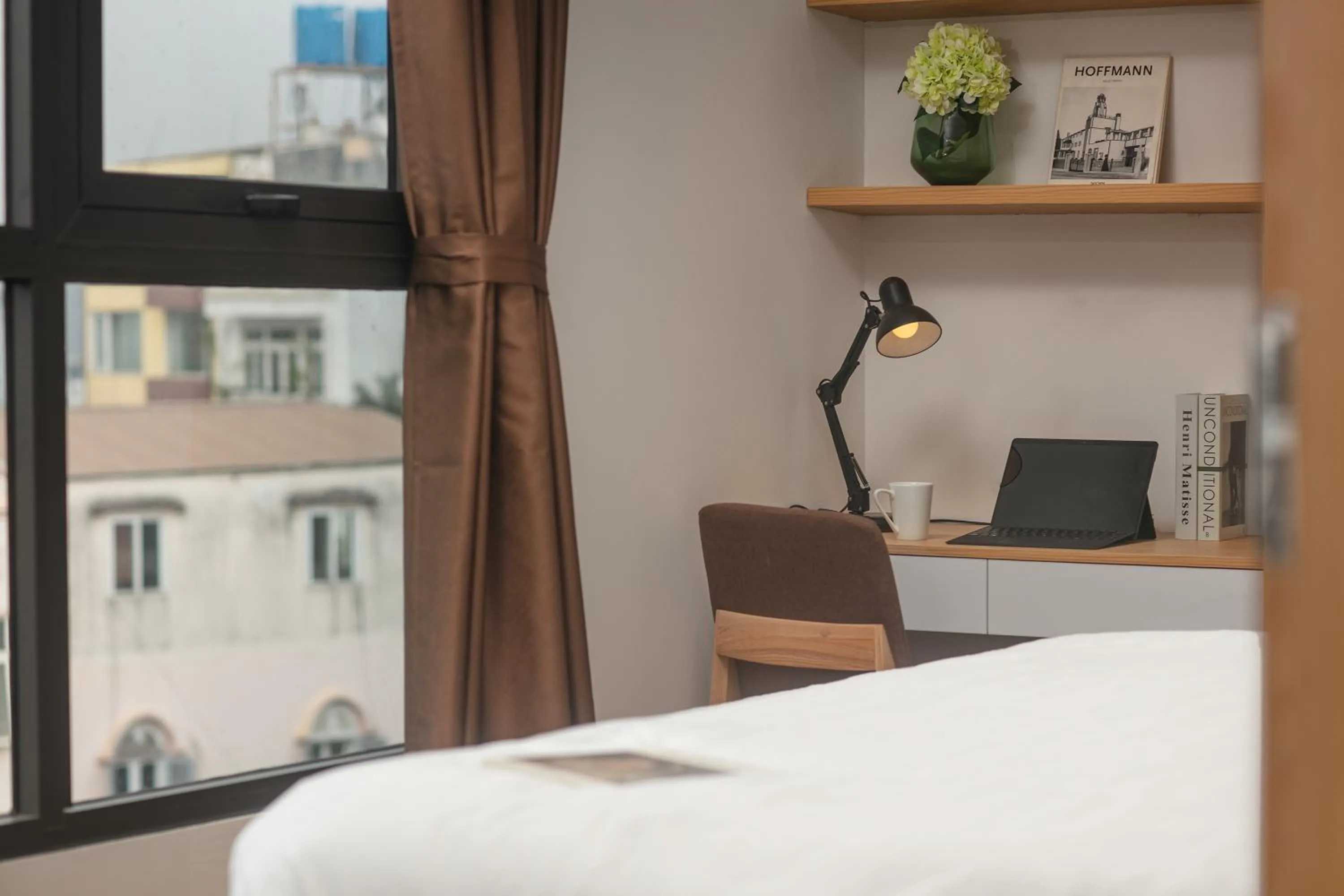 Bed in Westlake Pearl Apartment - Hotel & Pearl Spa