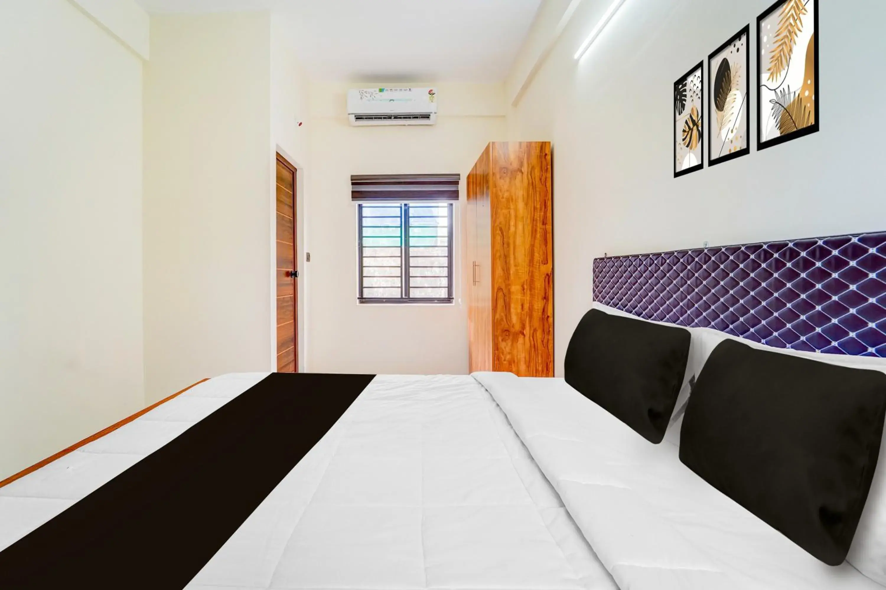 Standard Double Room - single occupancy in Super Hotel O HMT Colony Kochi Formerly Pullans Arcade Standard Double Room - single occupancy in Super Hotel O HMT Colony Kochi Formerly Pullans Arcade