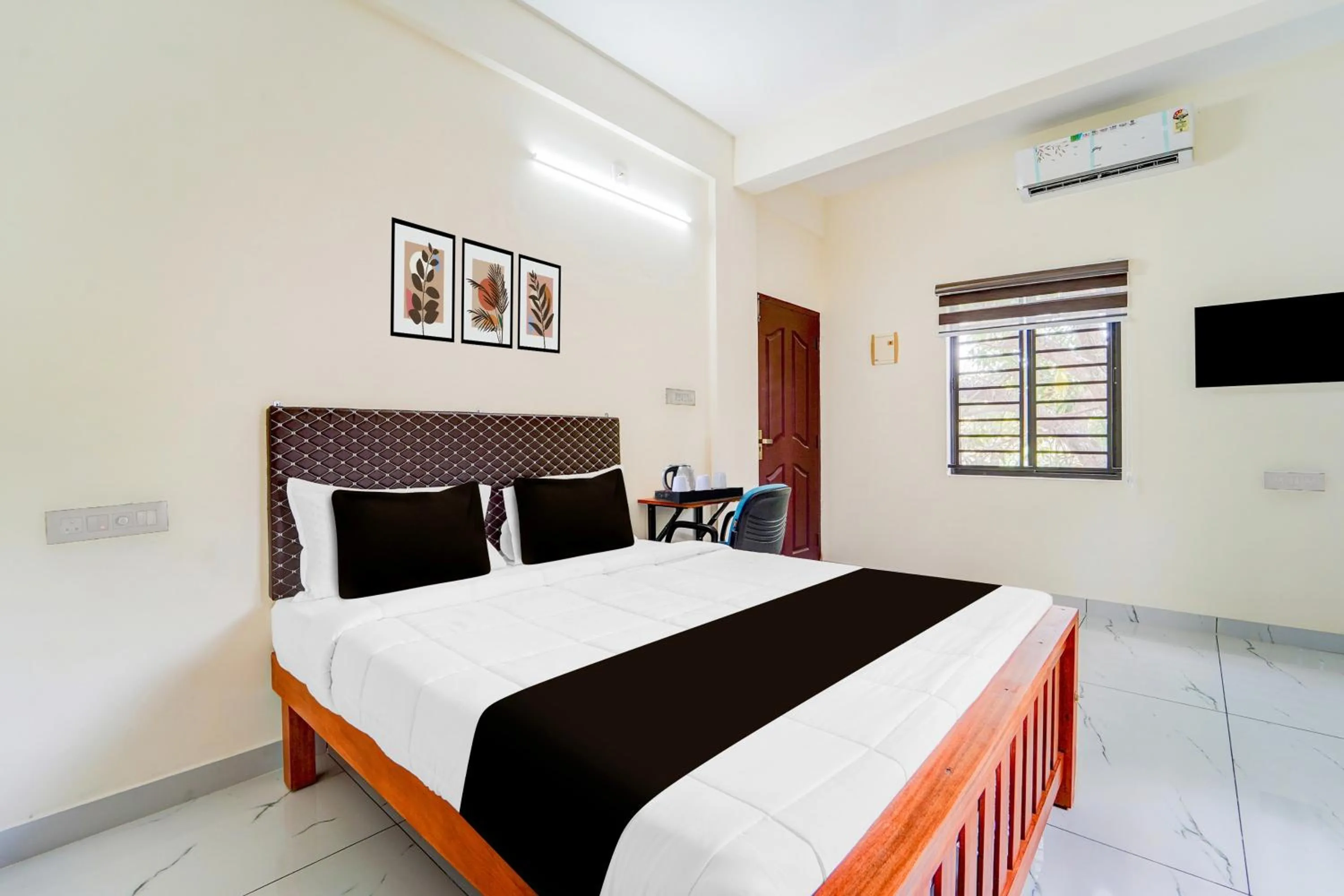 Super Hotel O HMT Colony Kochi Formerly Pullans Arcade