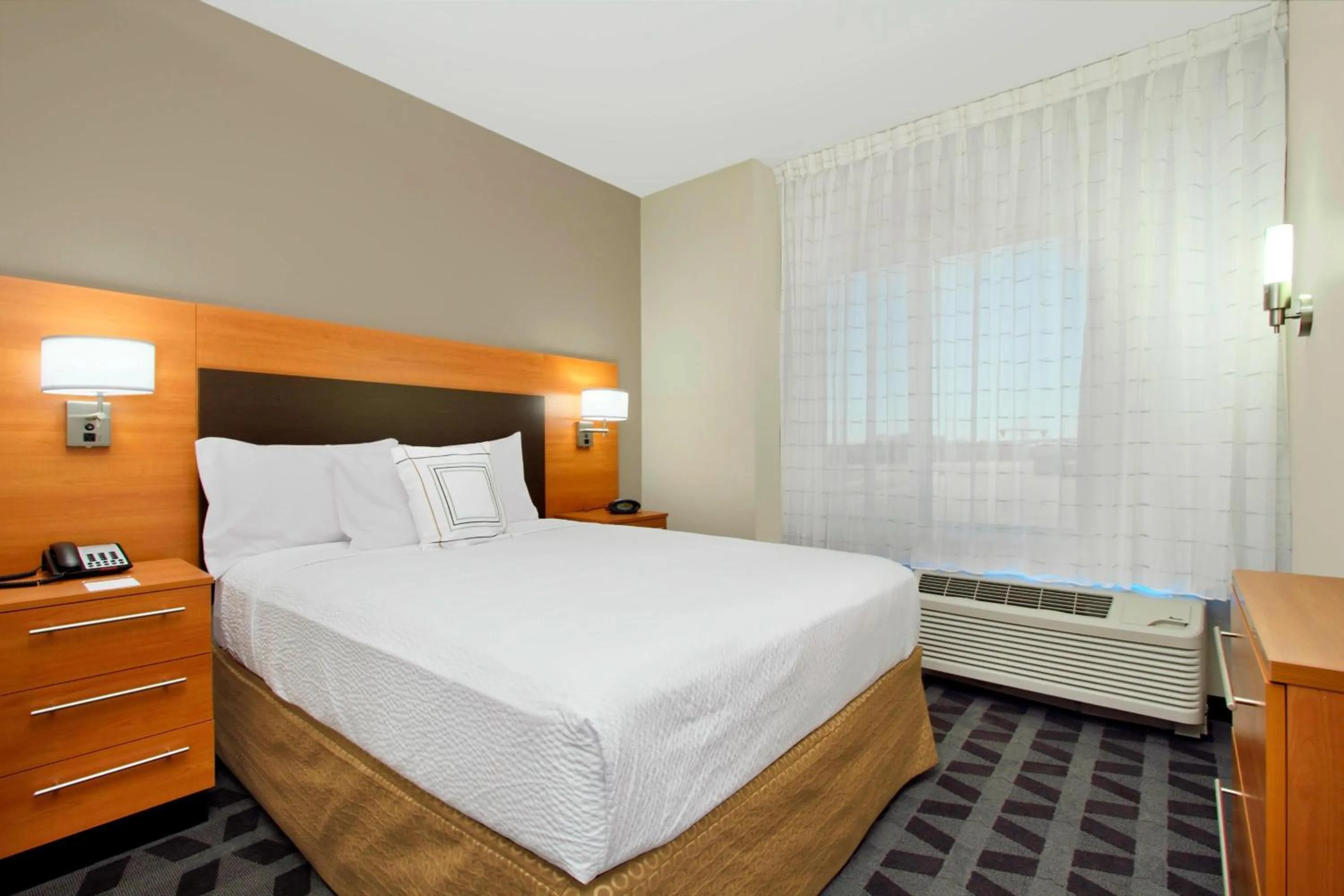 Bedroom, Bed in TownePlace Suites by Marriott Dallas McKinney