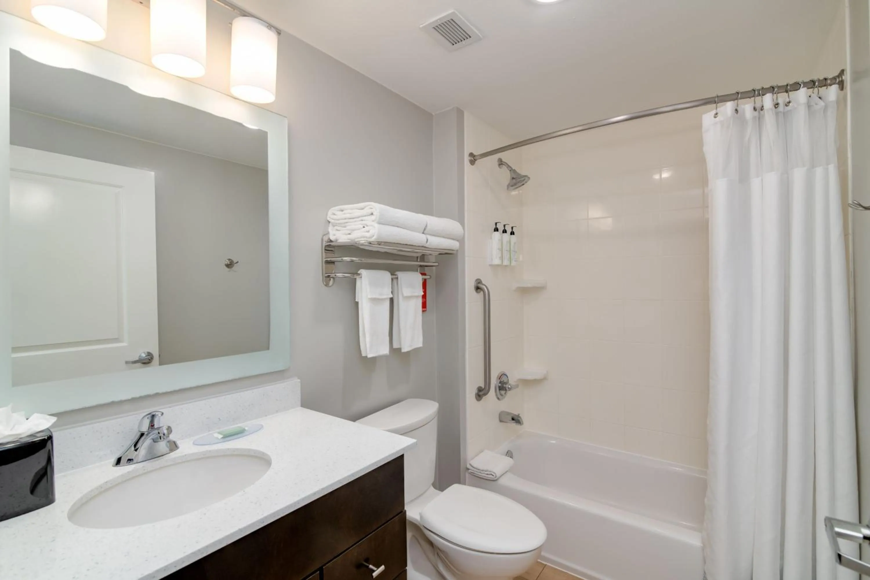 Bathroom in TownePlace Suites by Marriott Dallas McKinney