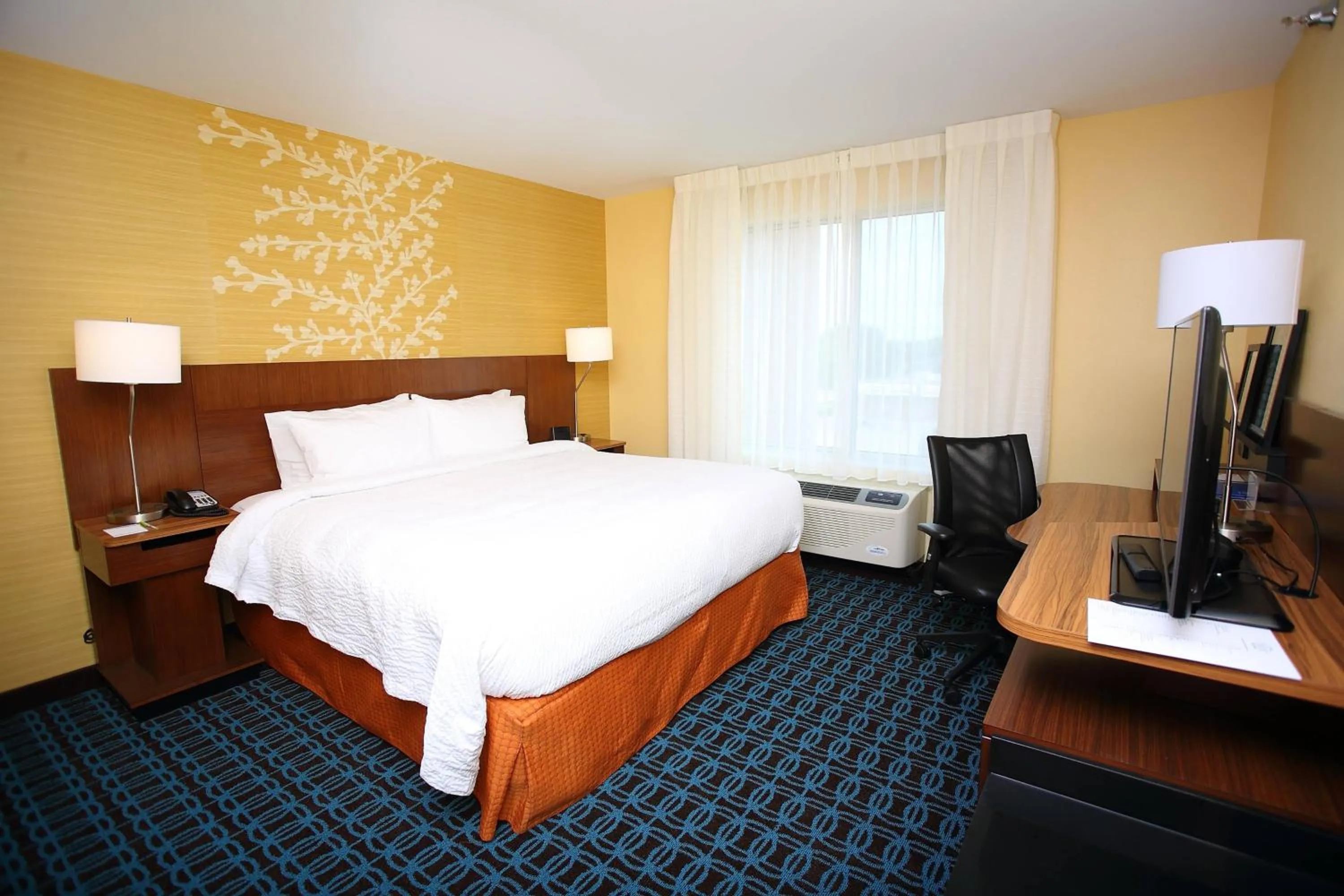 Photo of the whole room, Bed in Fairfield Inn & Suites by Marriott East Grand Forks