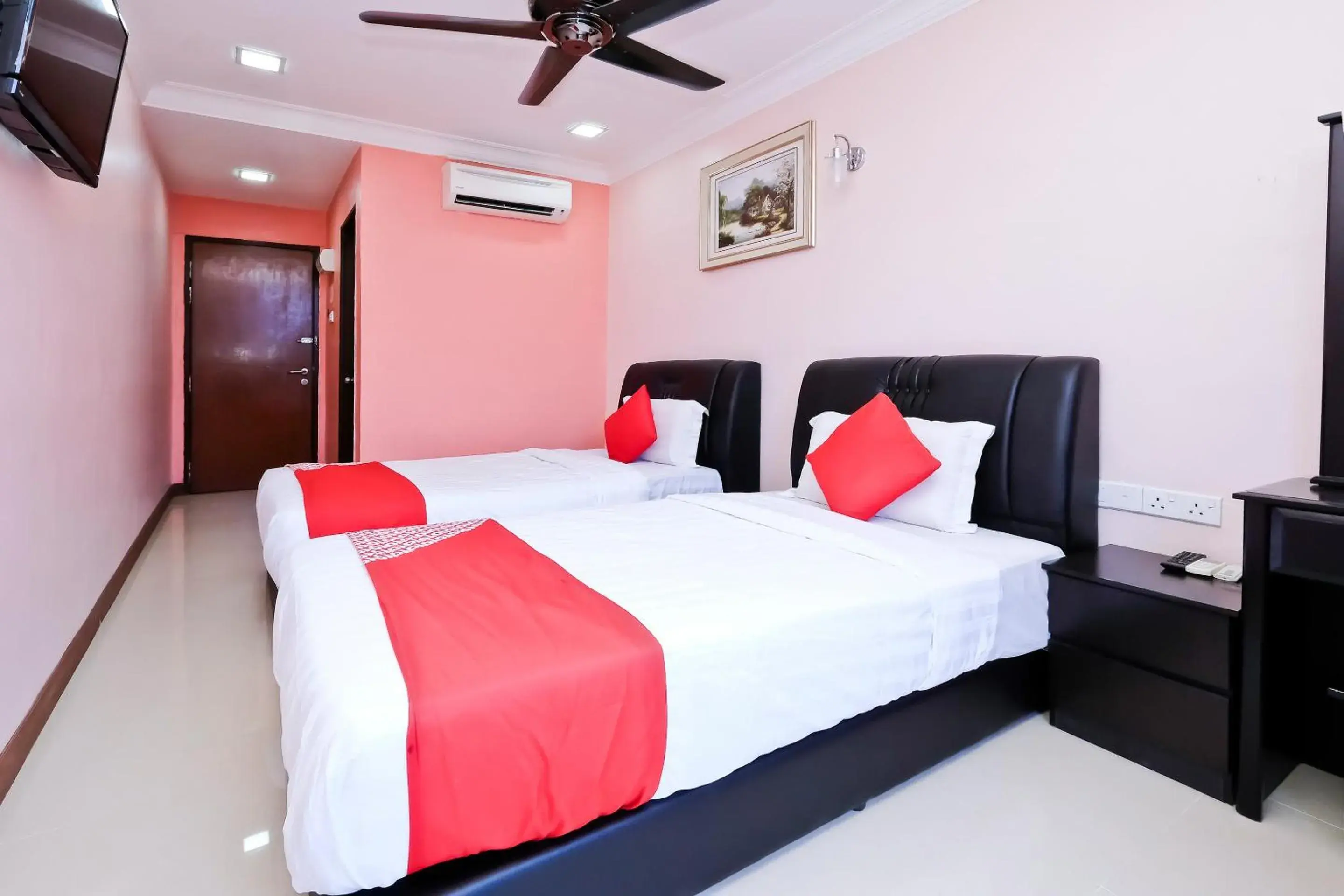 Bedroom, Bed in OYO 714 Arina Hotel Bedroom, Bed in OYO 714 Arina Hotel