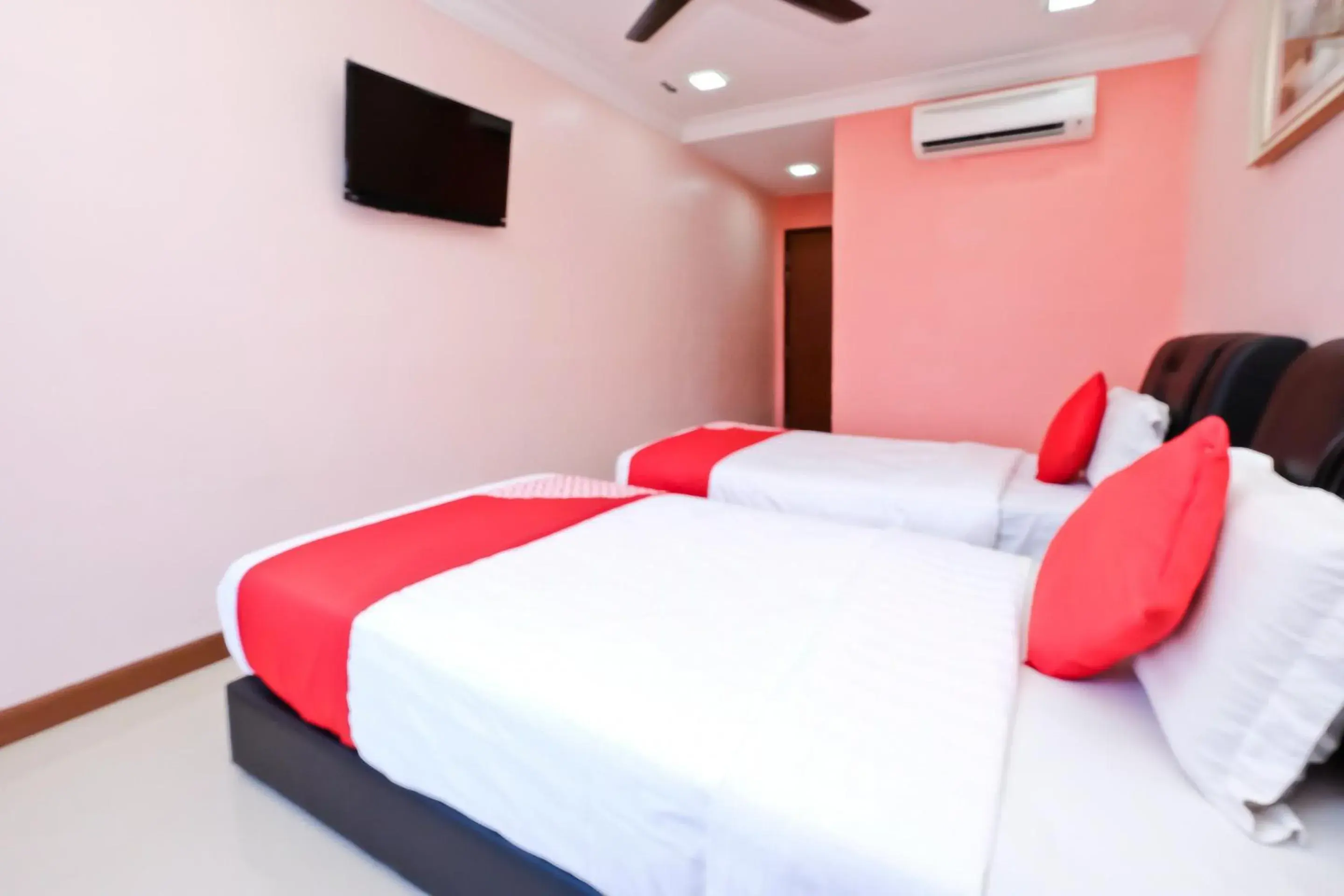 Bedroom, Bed in OYO 714 Arina Hotel Bedroom, Bed in OYO 714 Arina Hotel