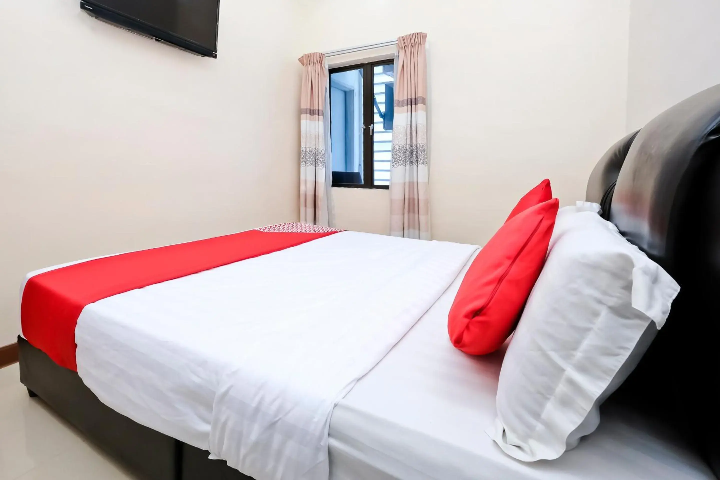 Bedroom, Bed in OYO 714 Arina Hotel Bedroom, Bed in OYO 714 Arina Hotel