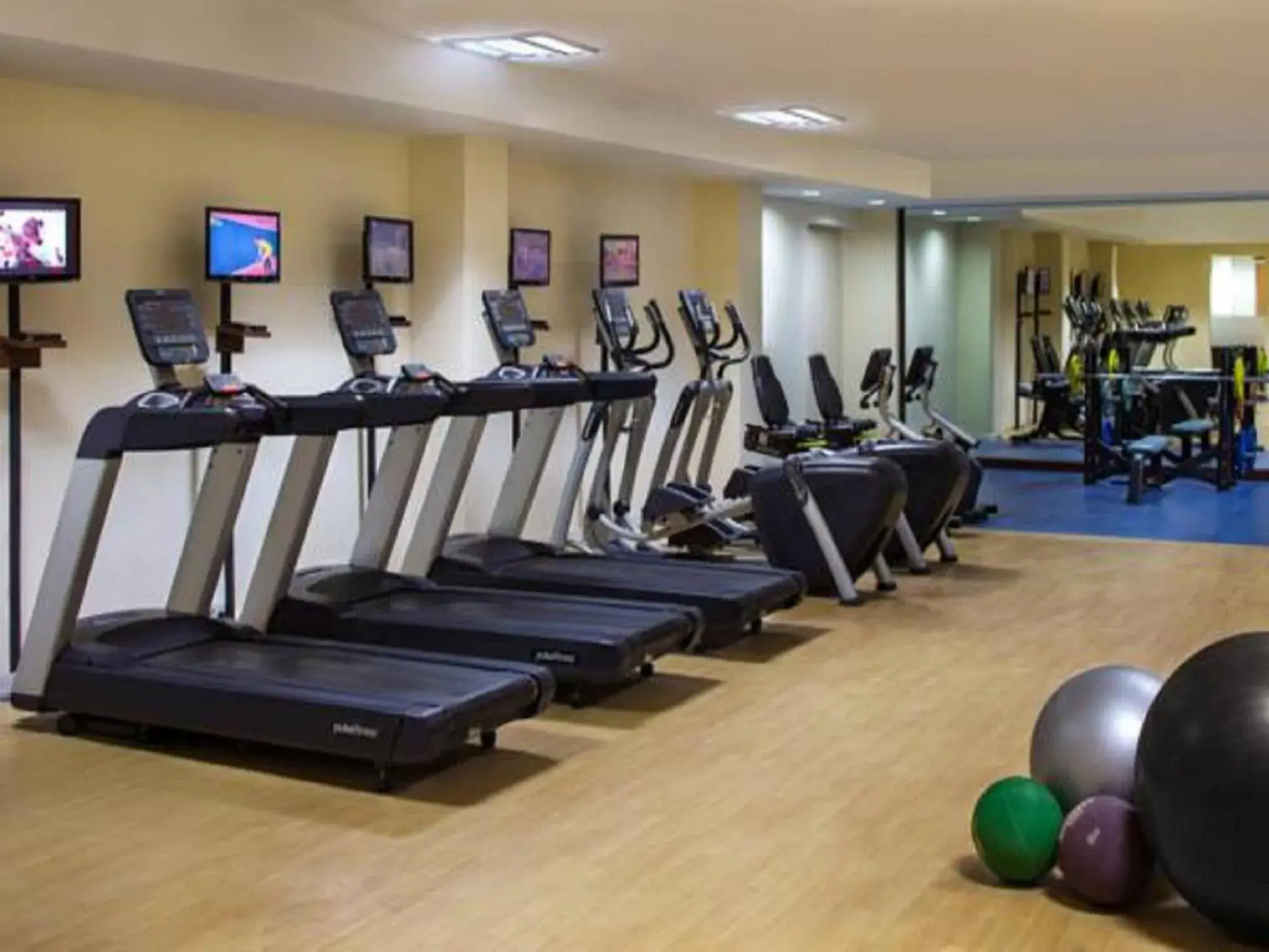 Fitness centre/facilities in DLF Club 5 Fitness centre/facilities in DLF Club 5