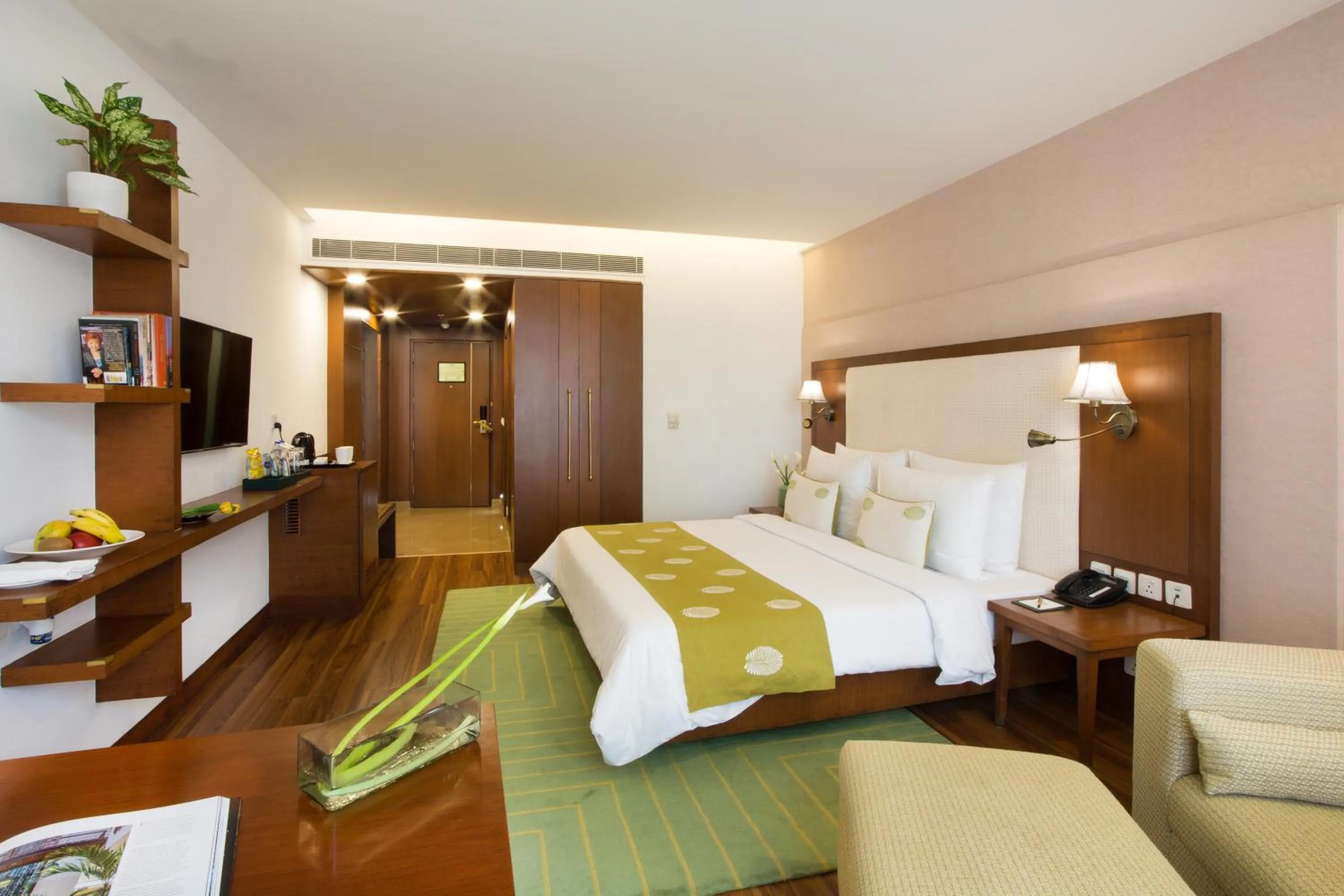 Bedroom, Bed in DLF Club 5