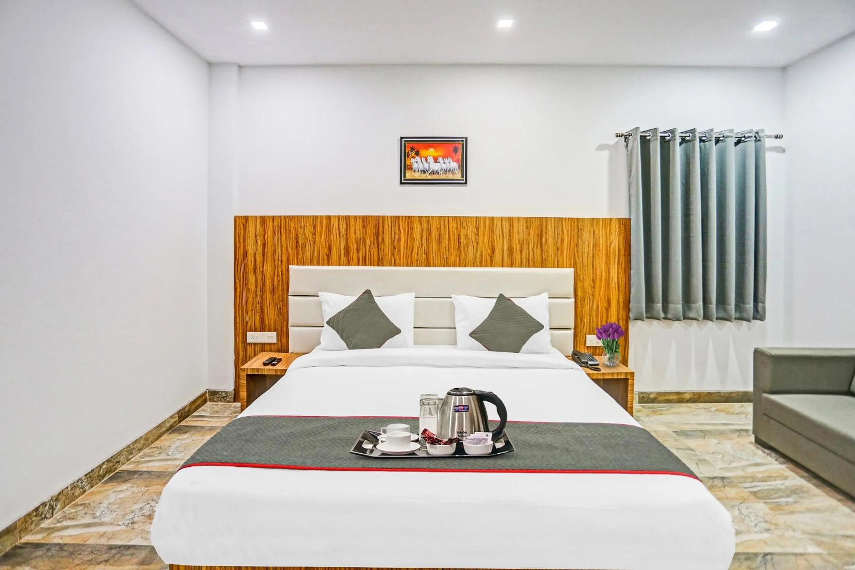 Bedroom, Bed in Townhouse Super Two Premium