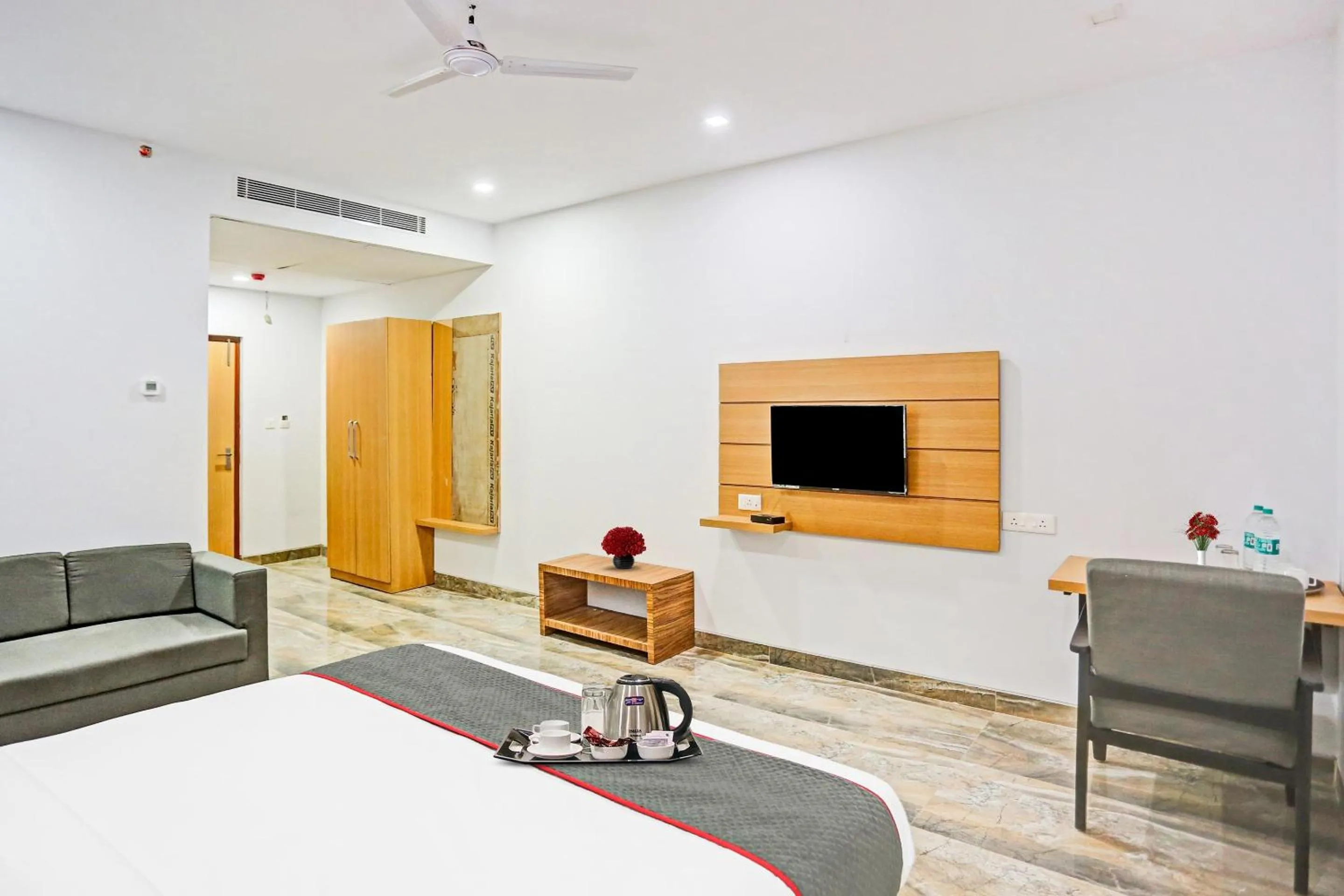 Bedroom, Bed in Townhouse Super Two Premium