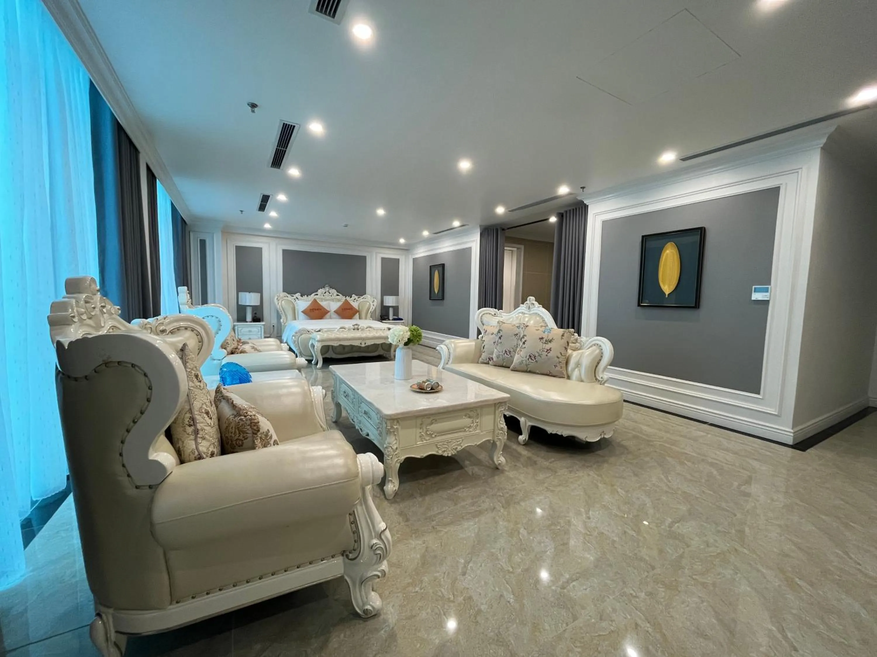 Living room in Infinity Hotel