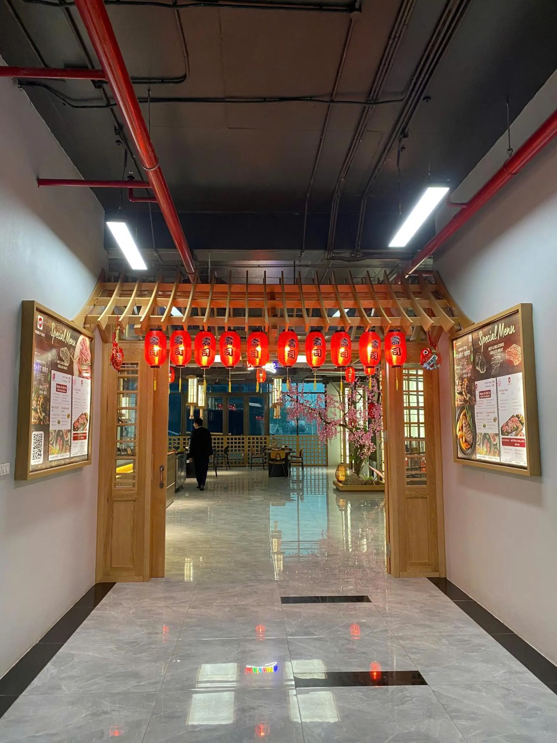 Restaurant/places to eat in Infinity Hotel