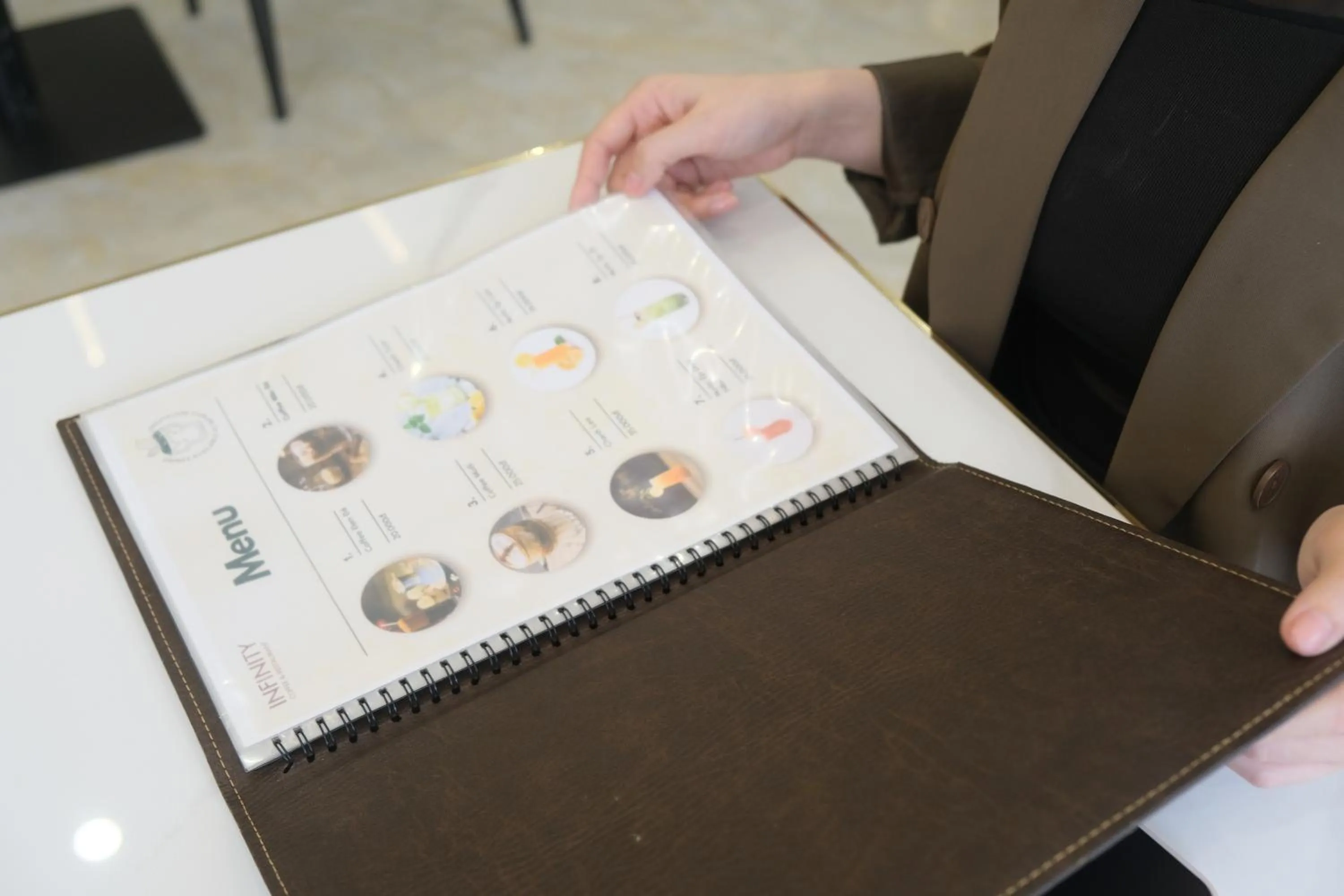 Restaurant/places to eat in Infinity Hotel