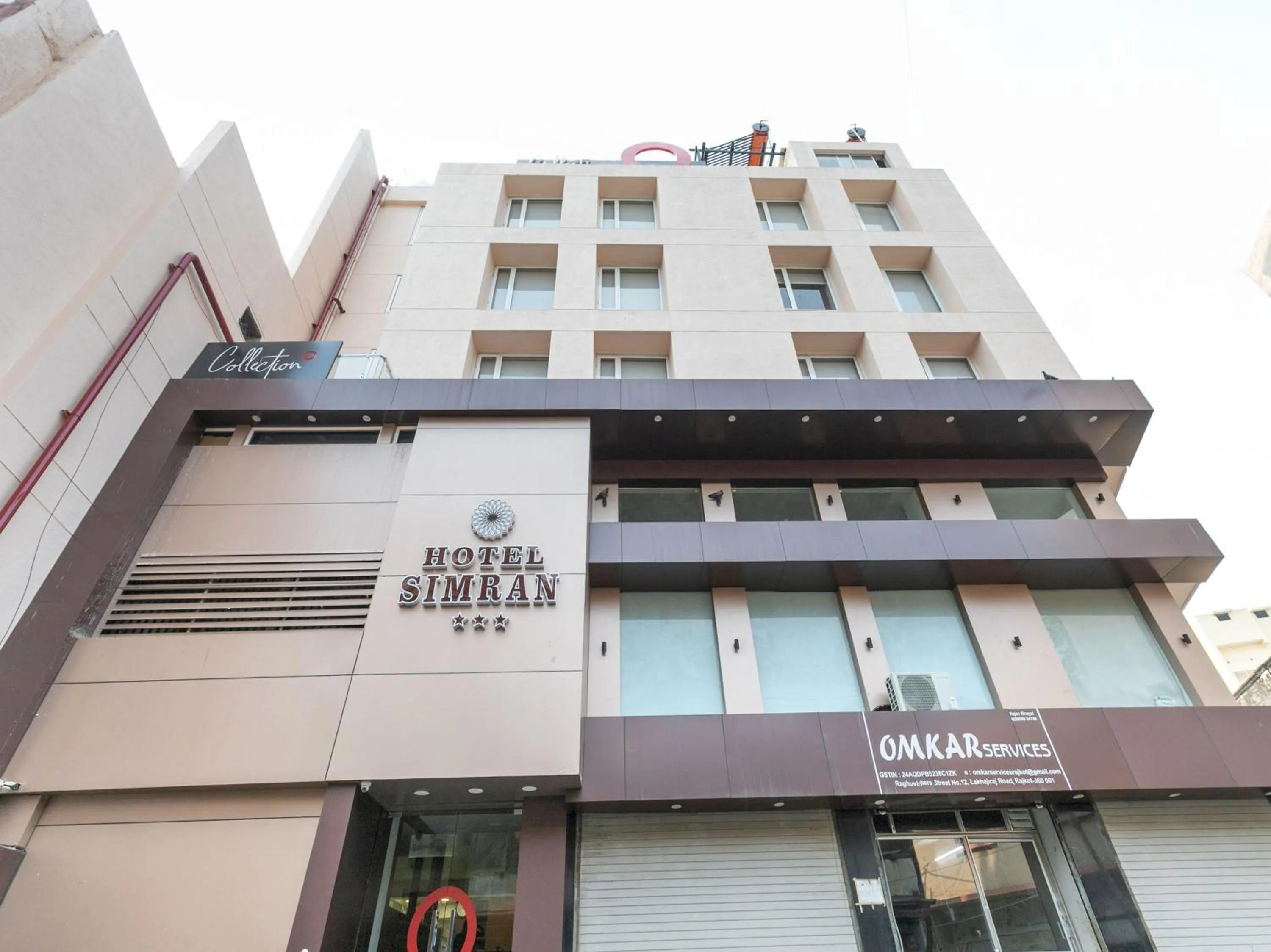 Facade/entrance in Super Collection O Simran Raghuveer Para