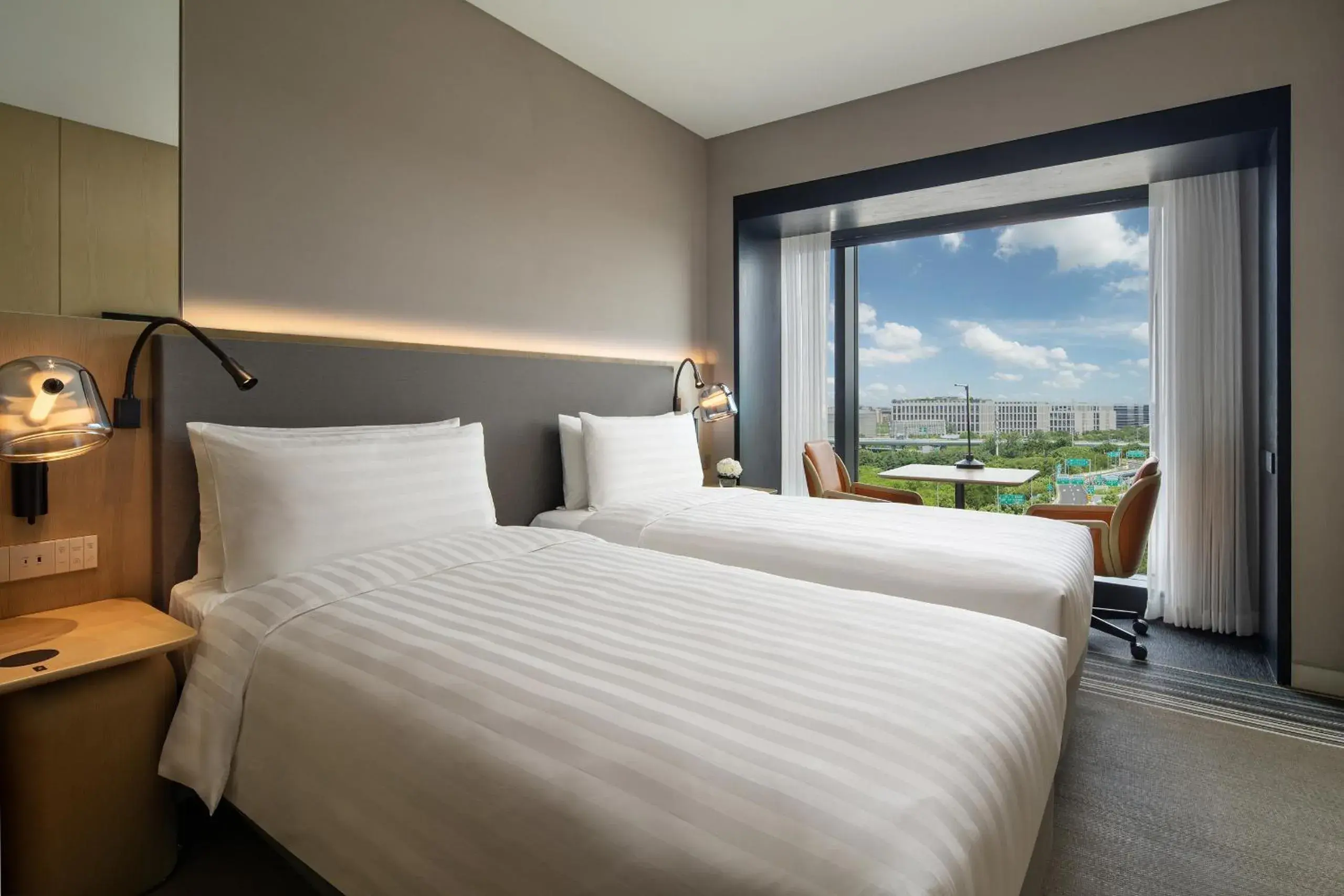Executive Hub View Twin in Traders Hongqiao Airport,Shanghai Executive Hub View Twin in Traders Hongqiao Airport,Shanghai
