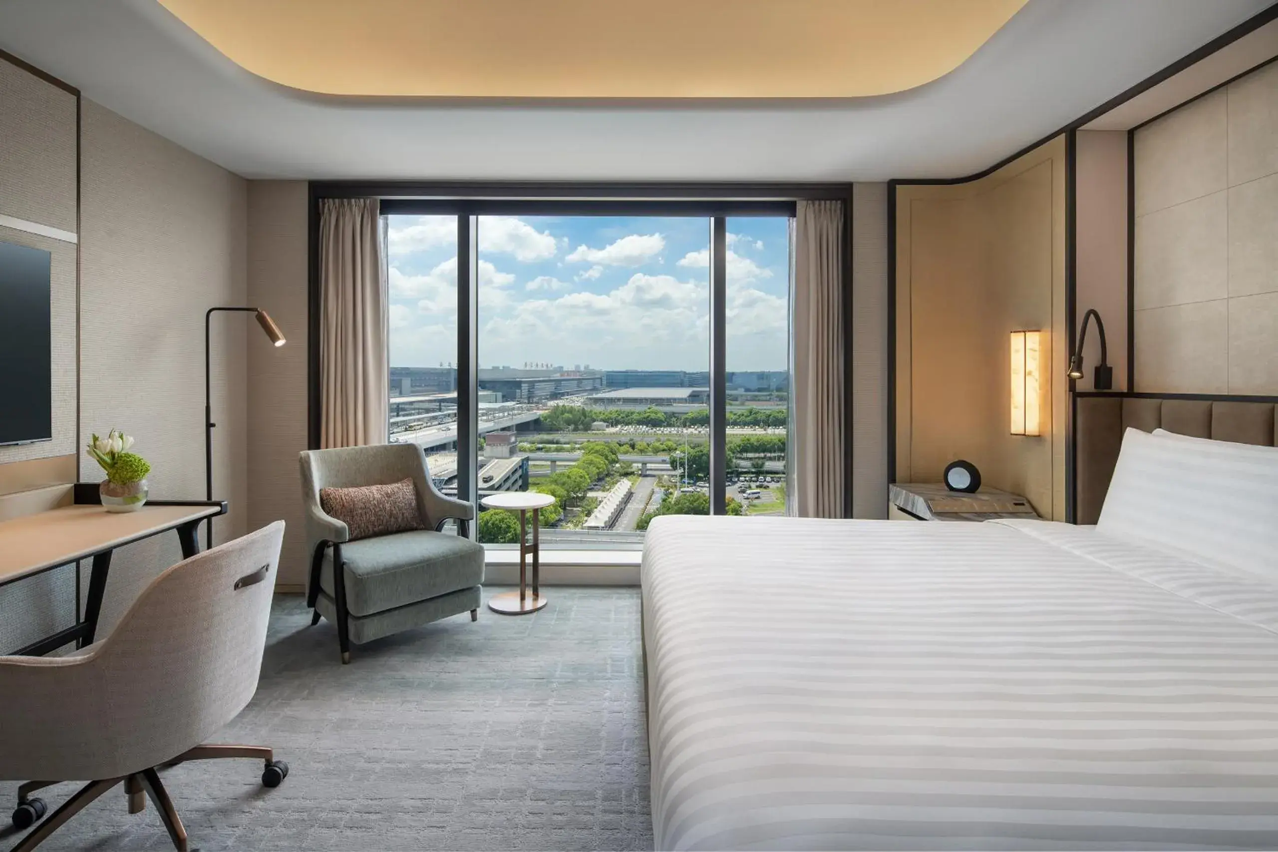 Deluxe Suite in Shangri-La Hongqiao Airport,Shanghai Deluxe Suite in Shangri-La Hongqiao Airport,Shanghai