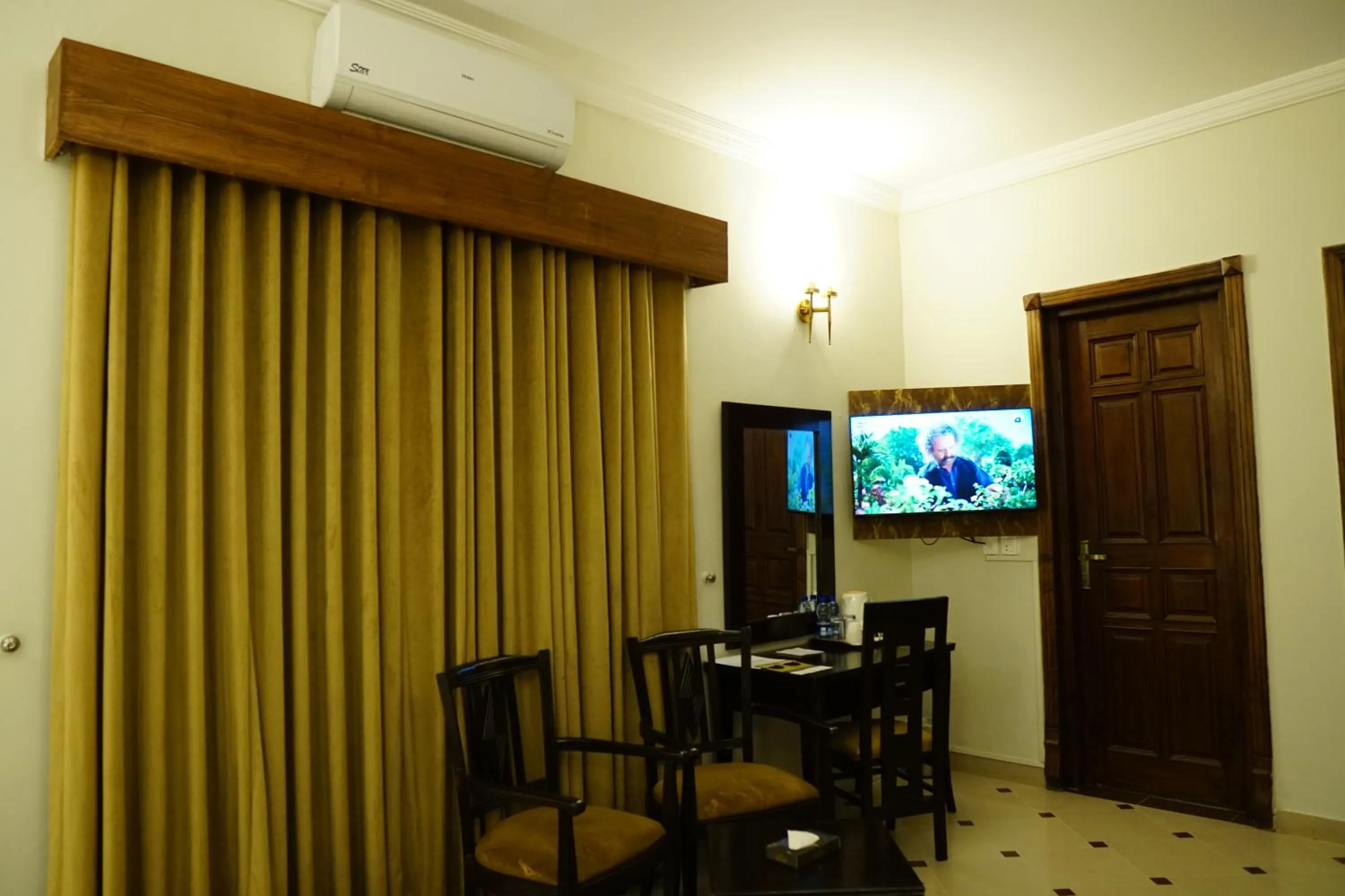 TV and multimedia in Sofital Hotel