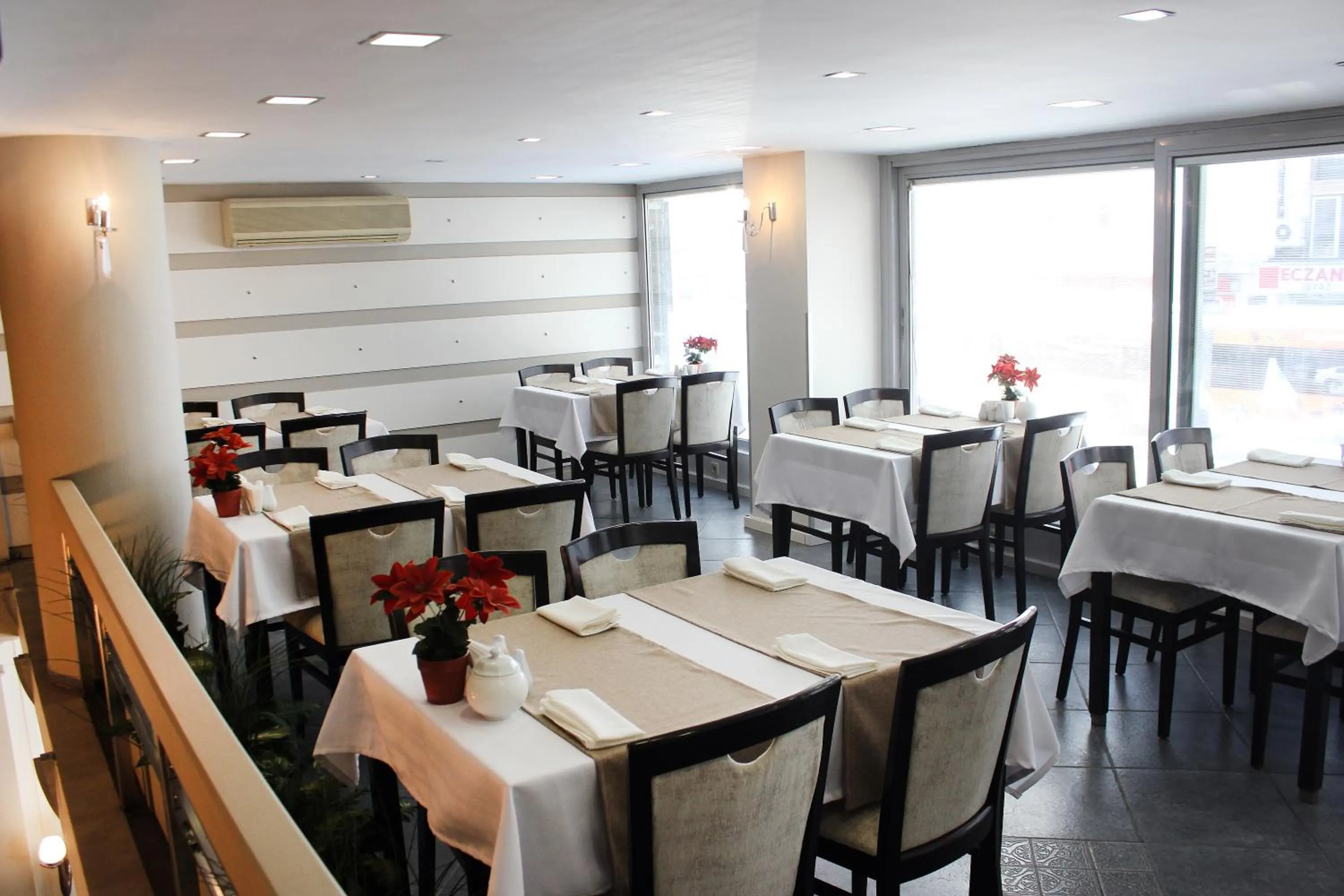 Restaurant/places to eat in OTEL KÂYA