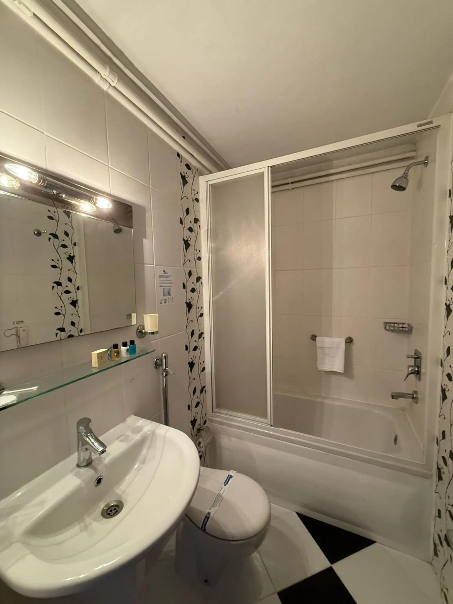 Shower in OTEL KÂYA