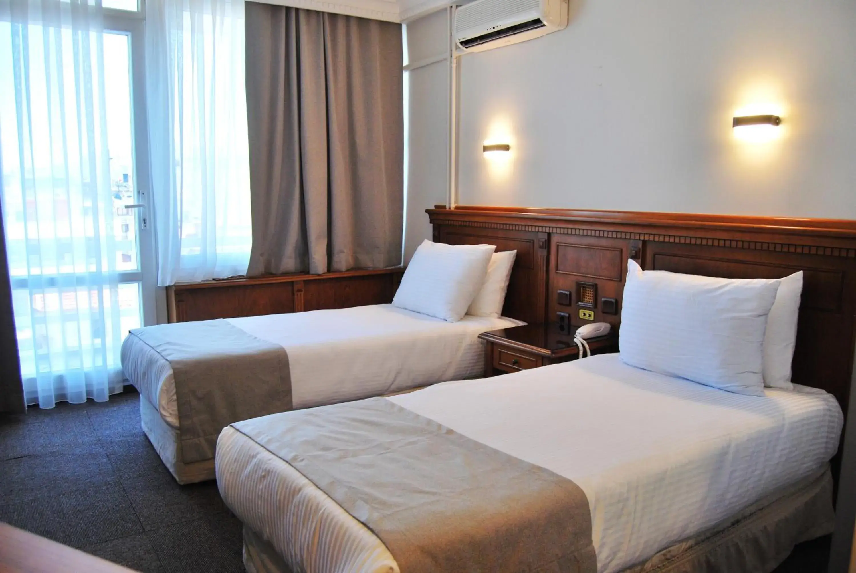 Triple Room with City View - single occupancy in OTEL KÂYA Triple Room with City View - single occupancy in OTEL KÂYA