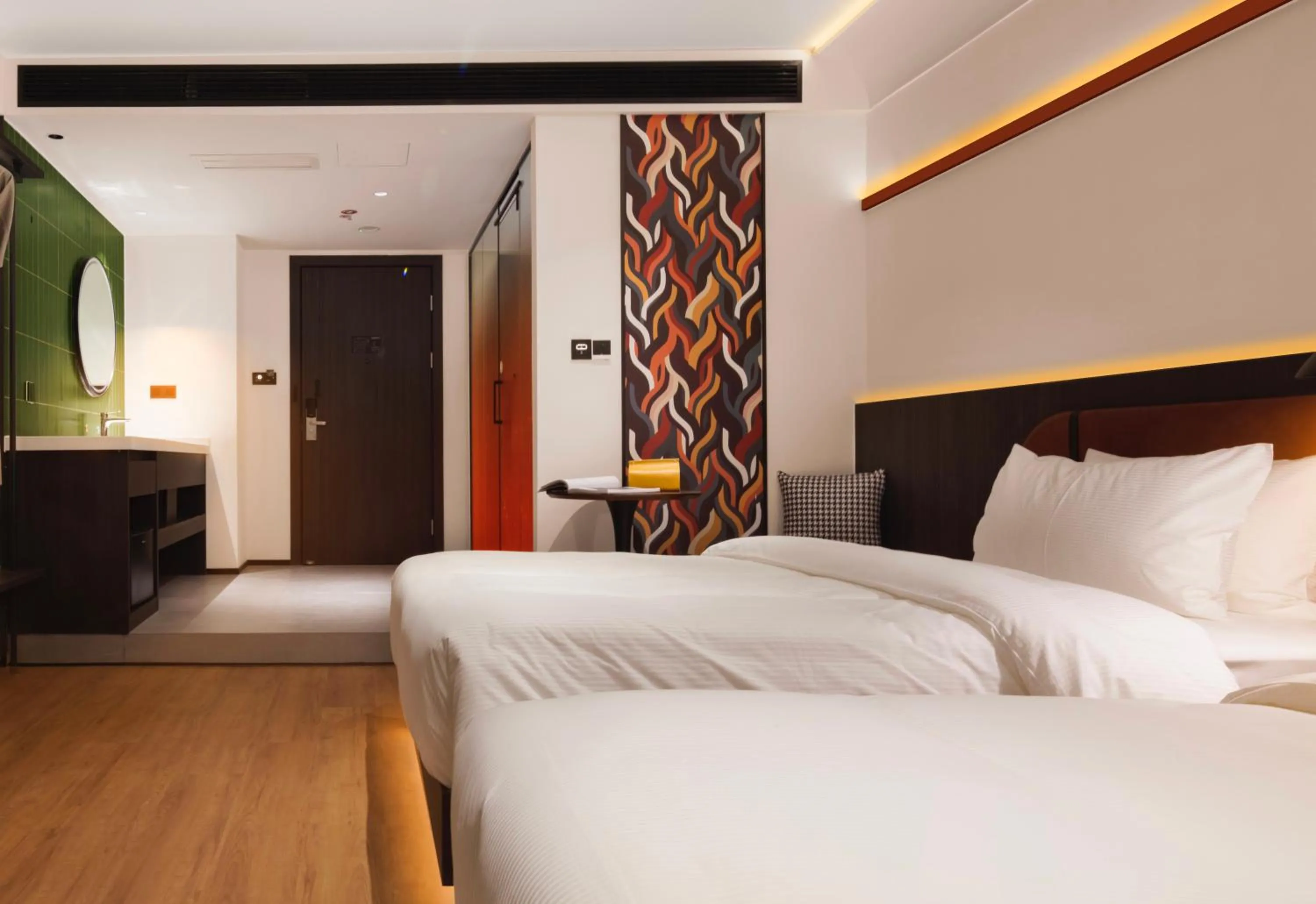 Projection Twin Room  in Mcsrh Hotel-ChongQing Jiefangbei Pedestrian Street