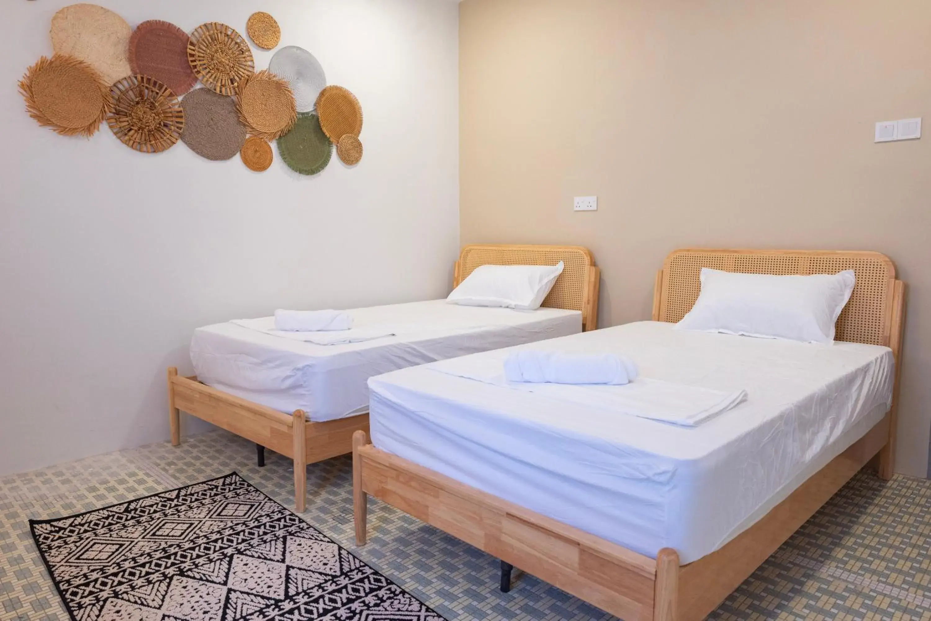 Twin Room with Private Bathroom in Big Mansion at Kuantan by Iconique Espace Twin Room with Private Bathroom in Big Mansion at Kuantan by Iconique Espace