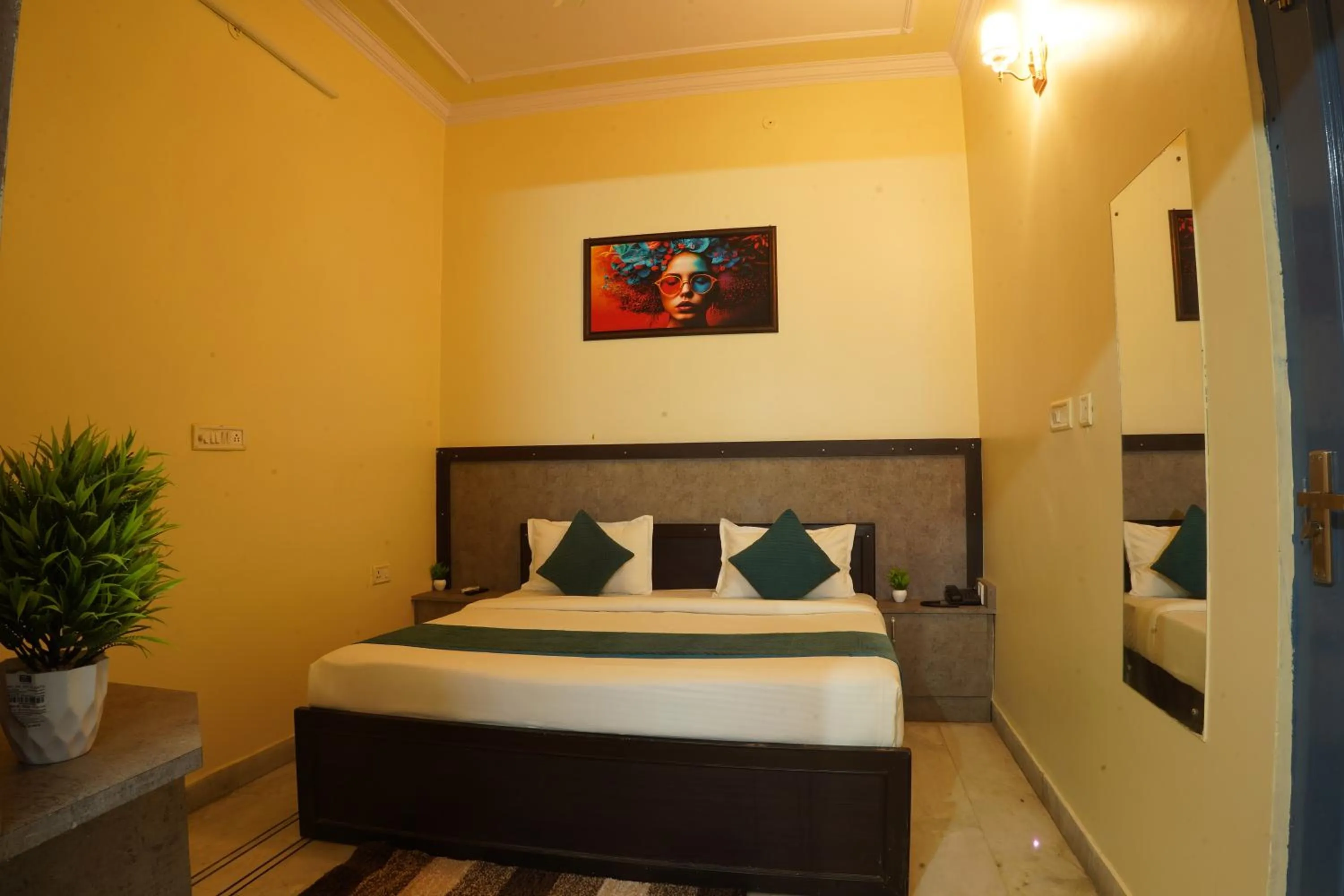 Bed in Hotel Silver Stay