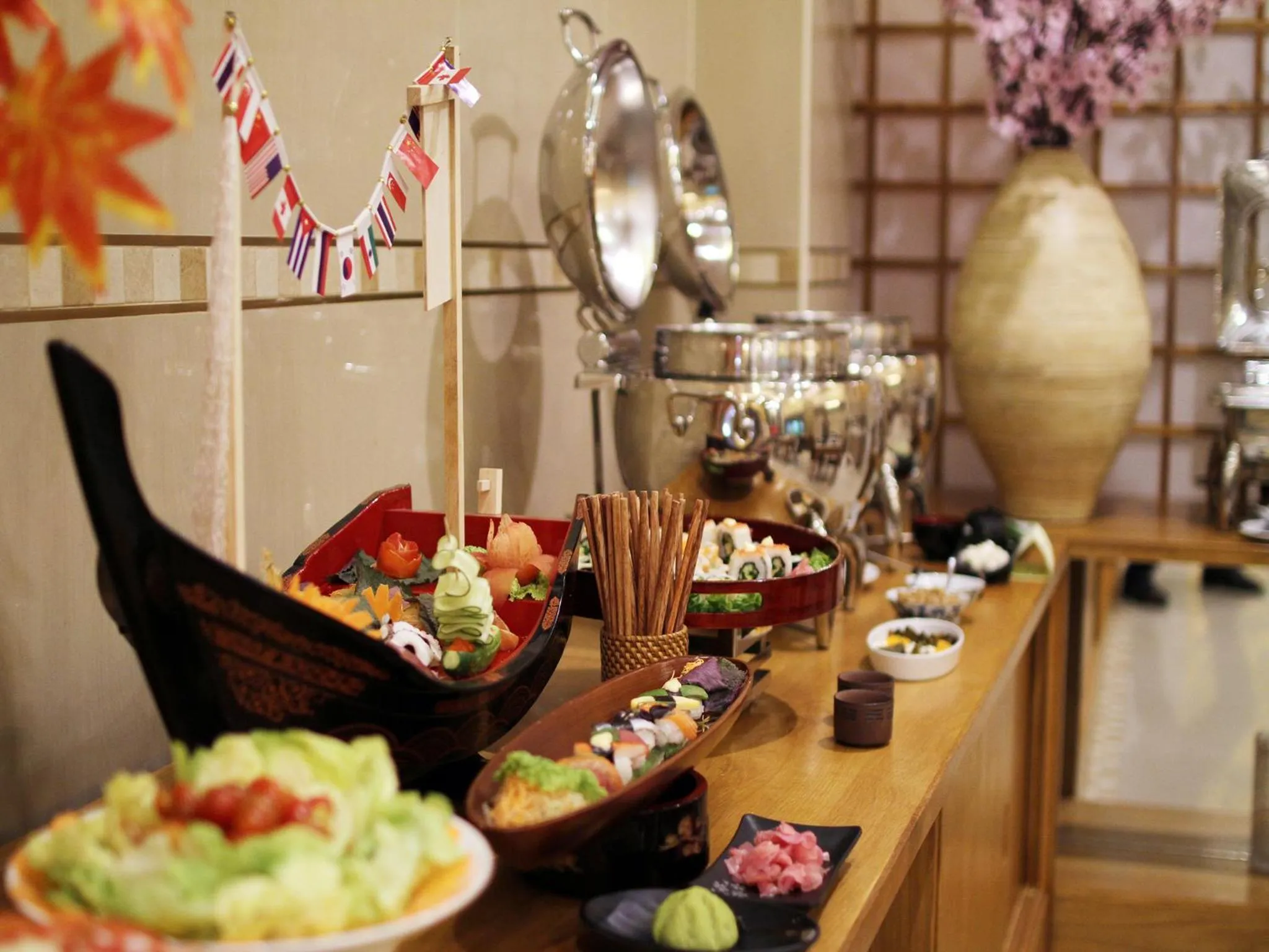 Restaurant/places to eat in Thuy Sakura Hotel & Serviced Apartment