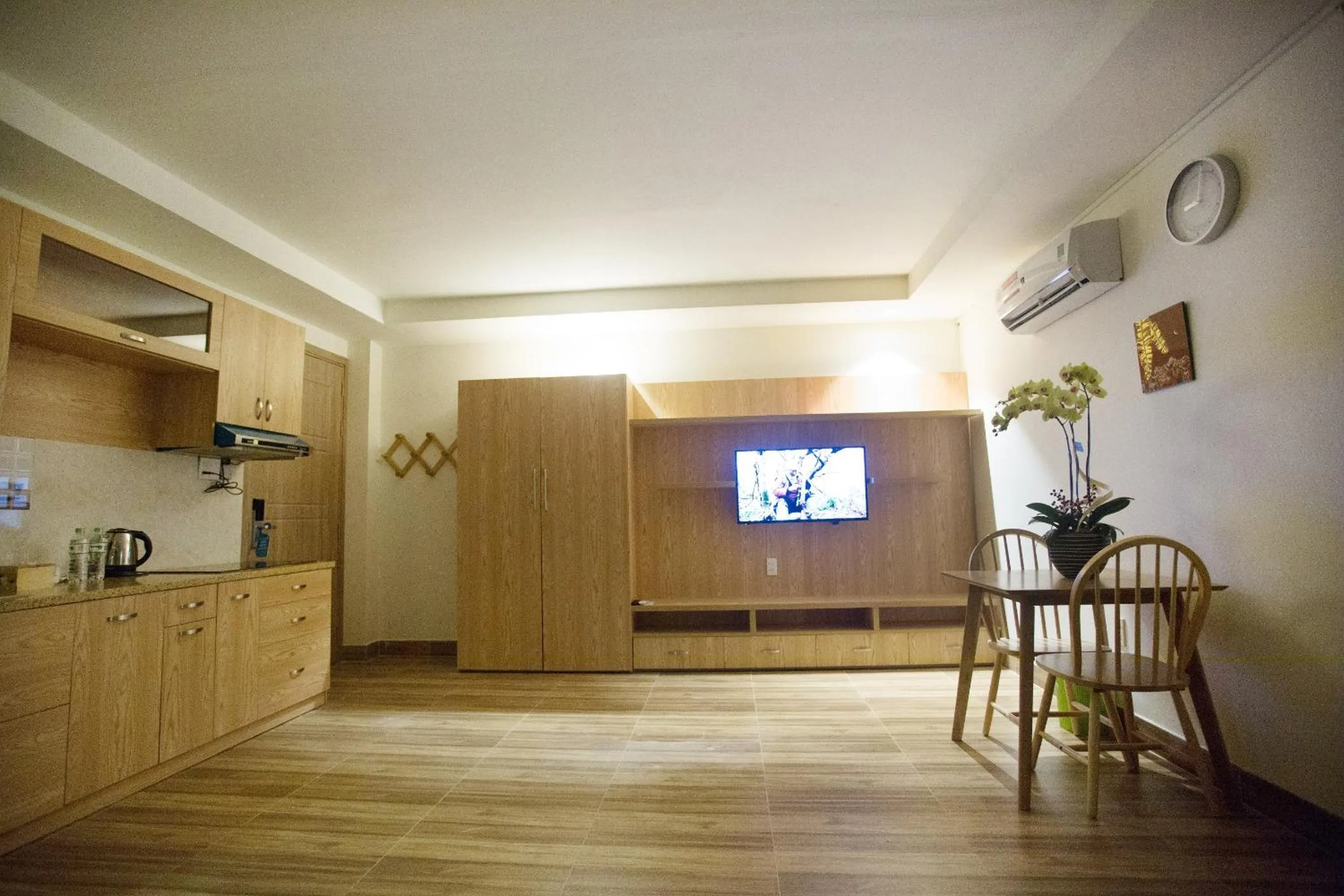 Thuy Sakura Hotel & Serviced Apartment