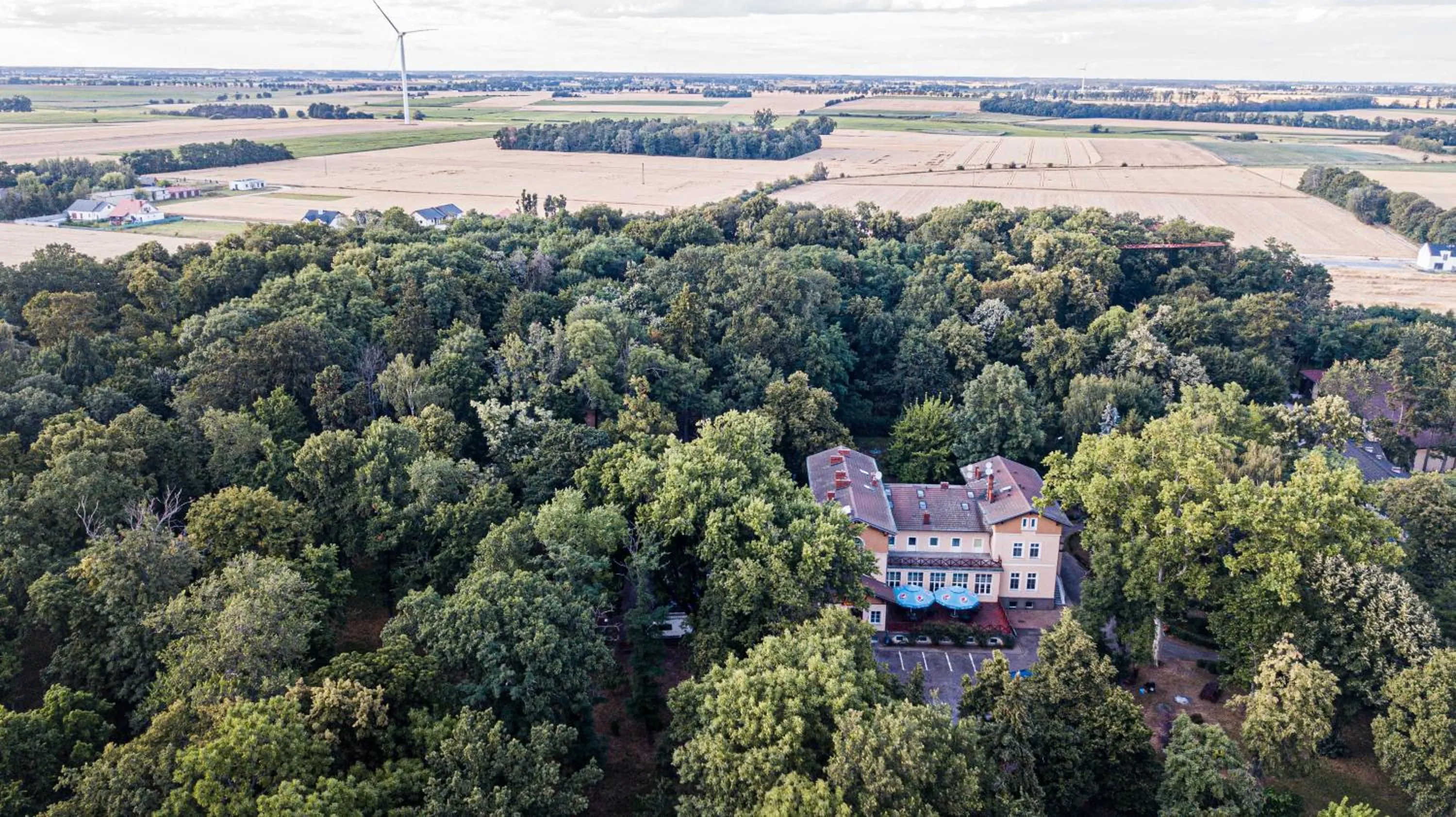 Neighbourhood in Dworek Brodowo Restauracja Hotel Przyjęcia