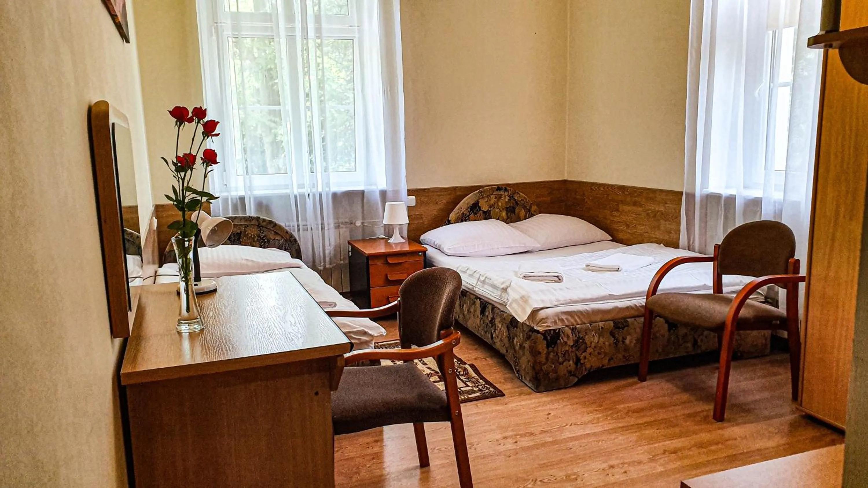 Bed in Dworek Brodowo Restauracja Hotel Przyjęcia