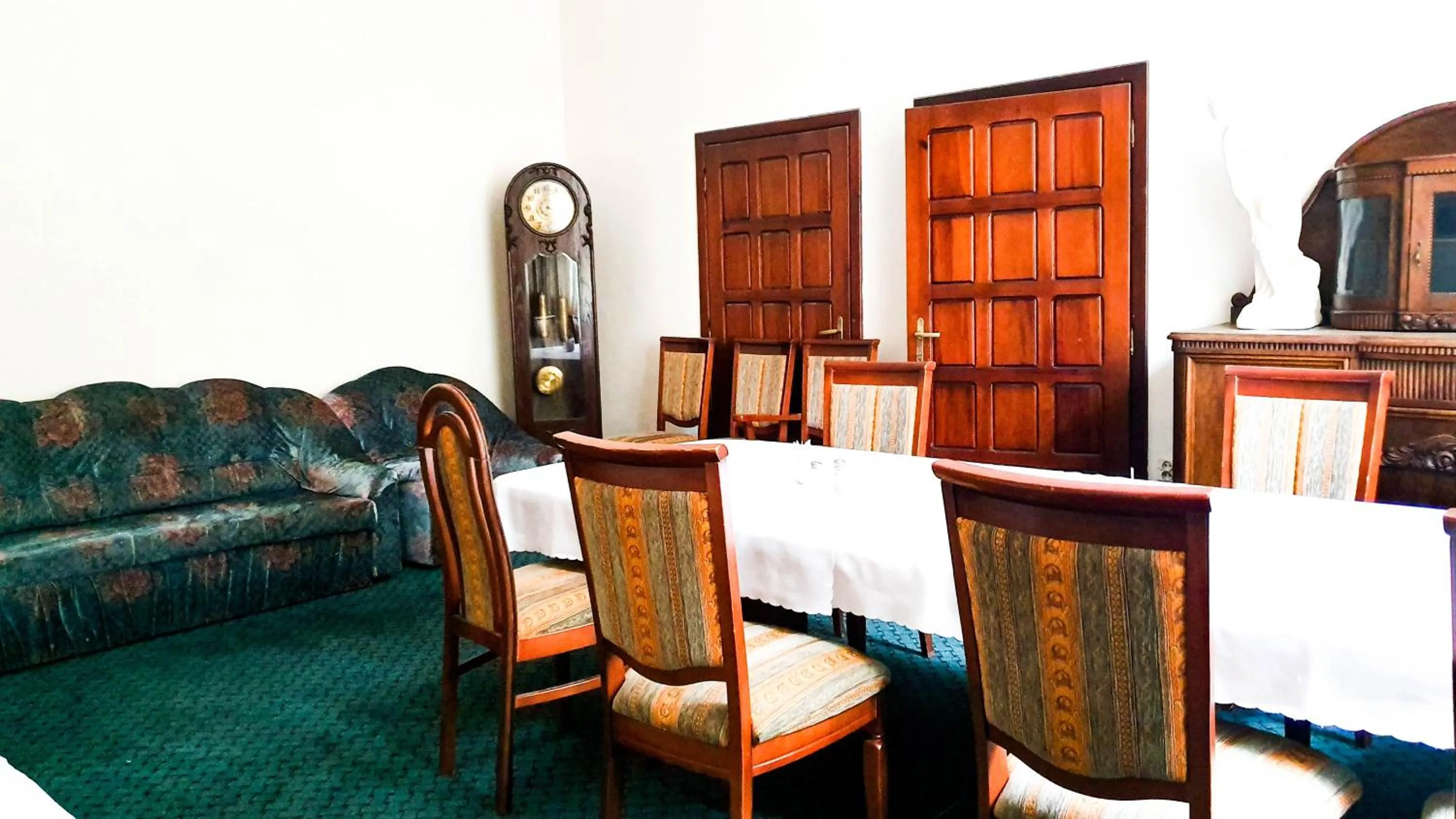 Living room in Dworek Brodowo Restauracja Hotel Przyjęcia