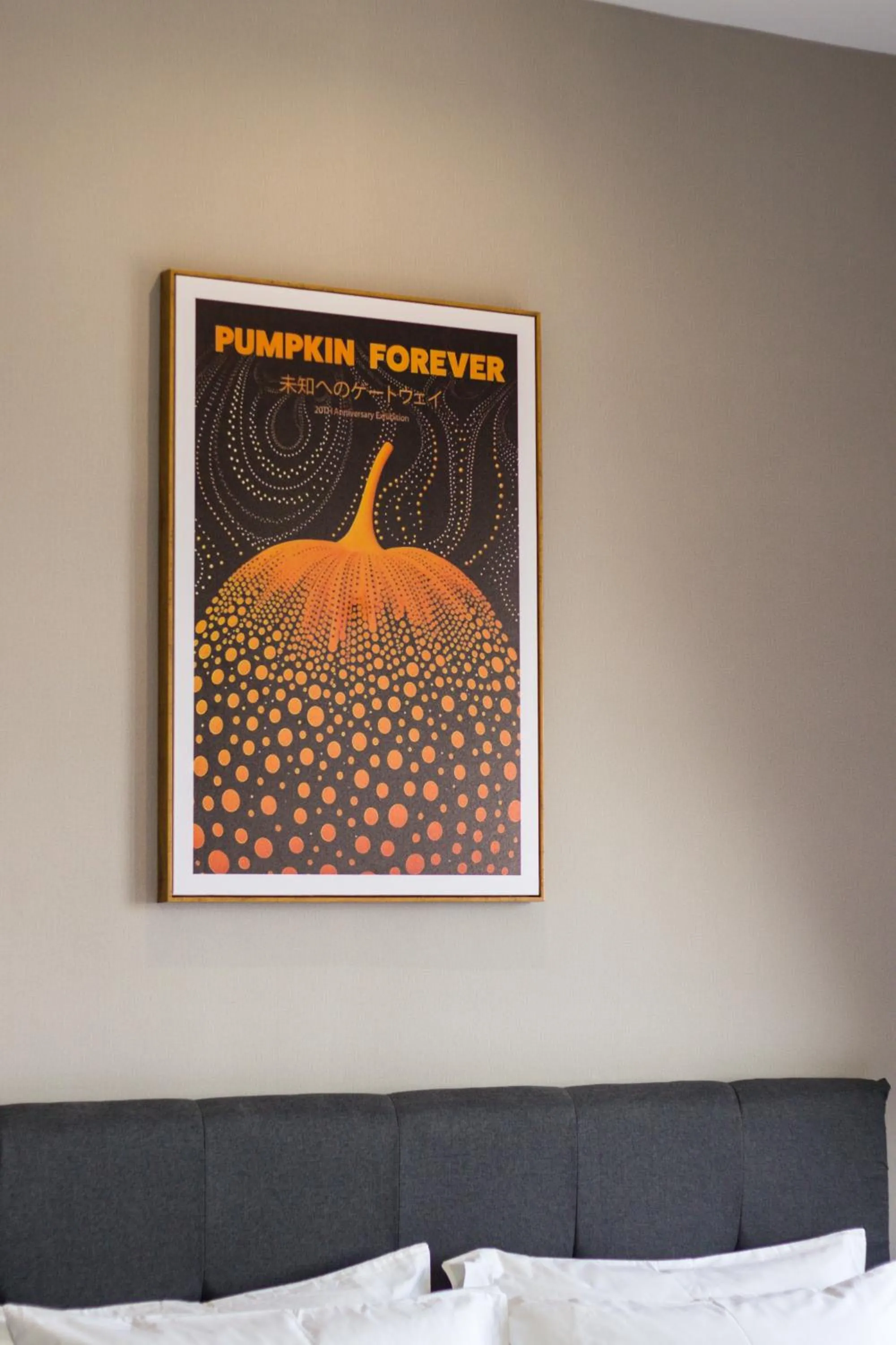 Decorative detail in Iconic Regency by Stellar ALV