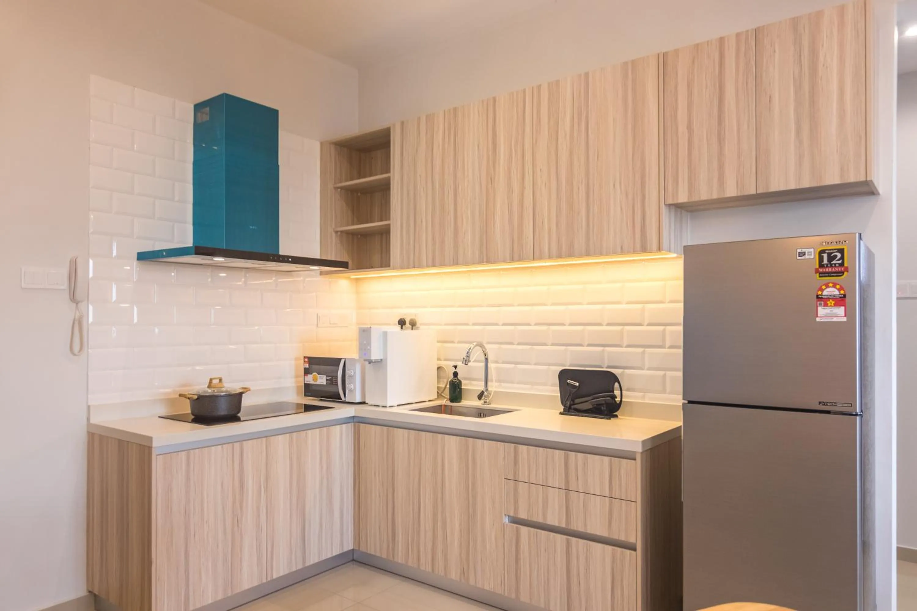 Kitchen or kitchenette in Iconic Regency by Stellar ALV